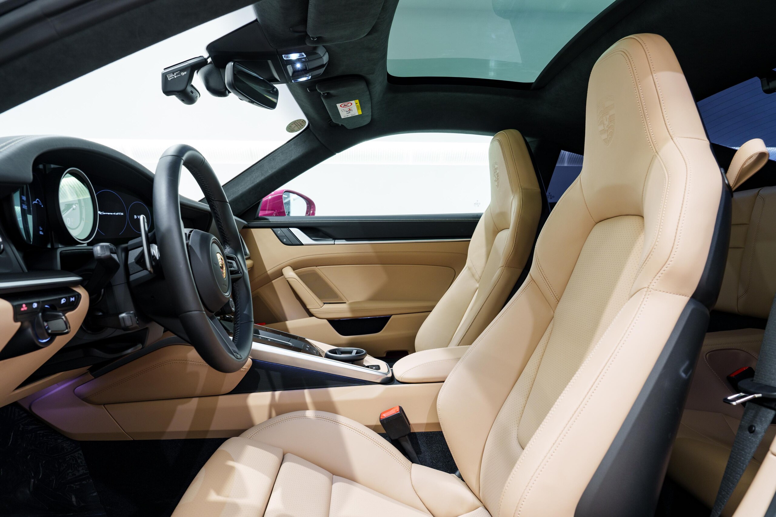 Porsche 911 Carrera 4 GTS (photo: 10)