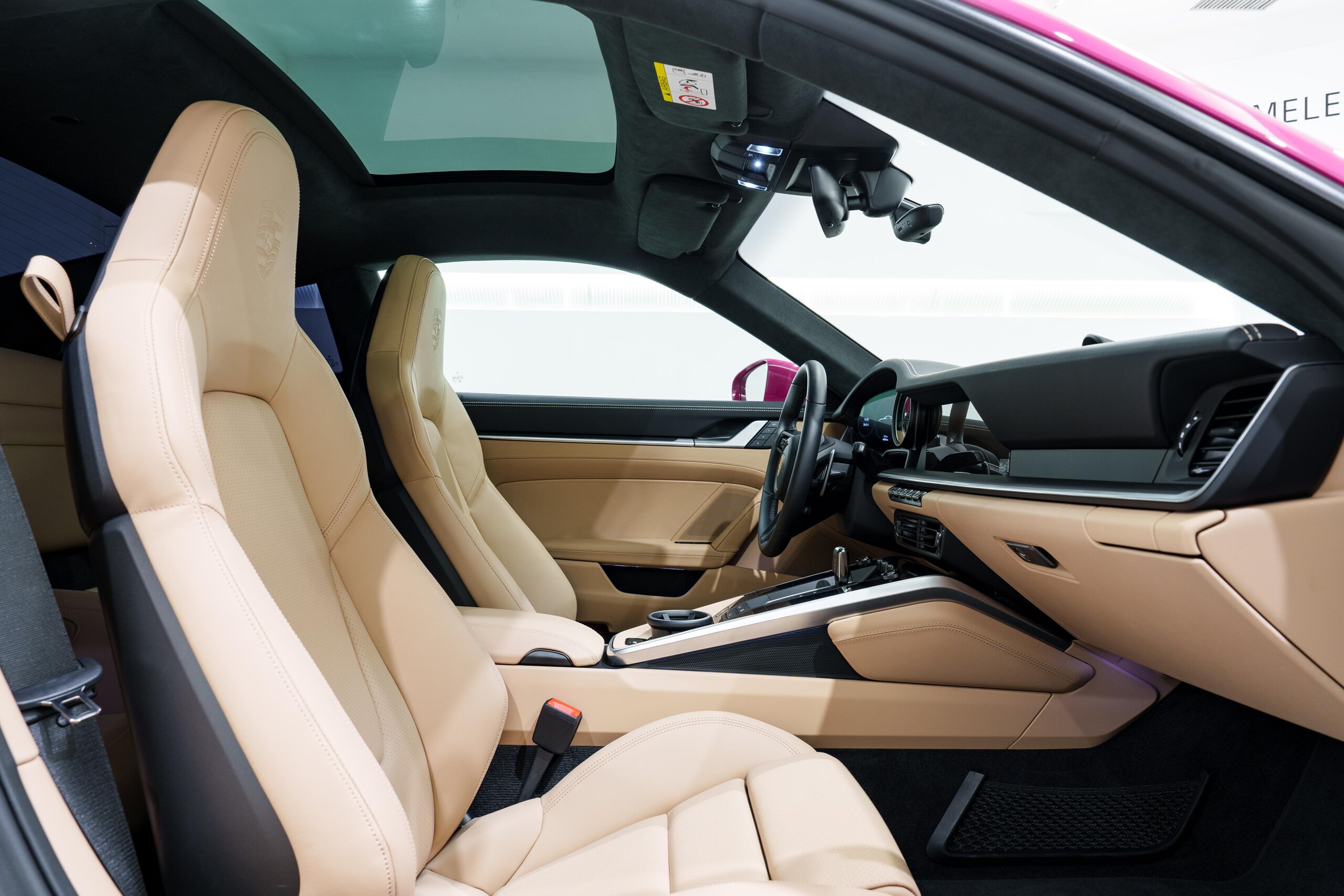 Porsche 911 Carrera 4 GTS (photo: 19)
