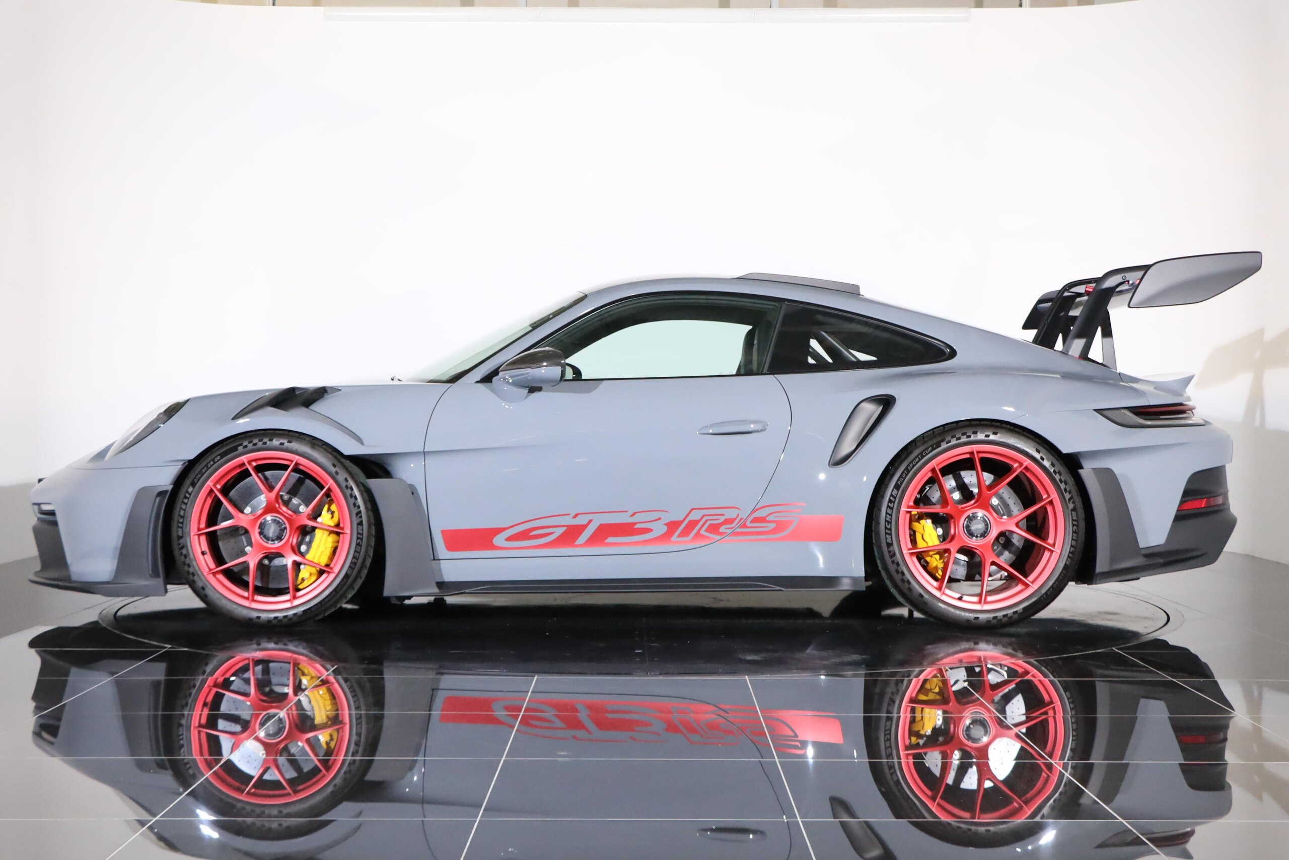 Porsche 911 GT3 RS (photo: 2)