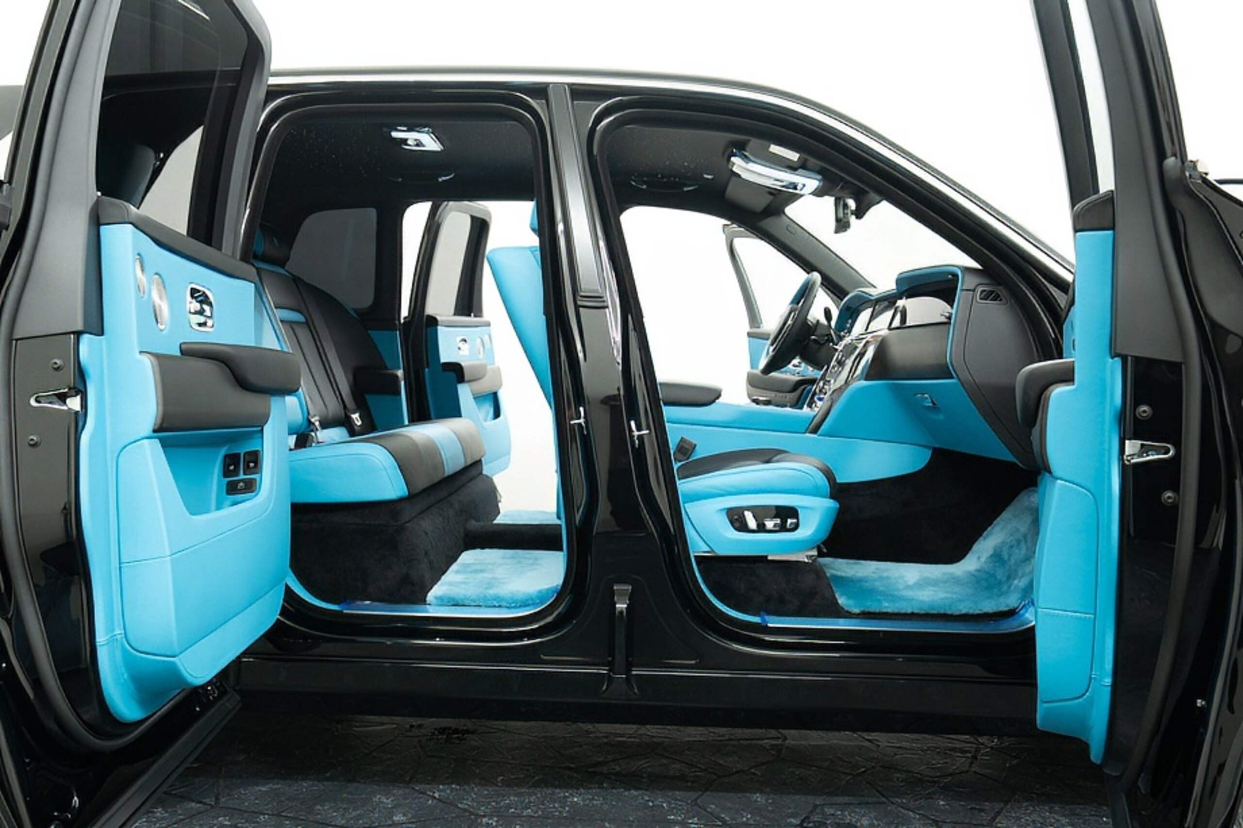 Rolls-Royce Cullinan (photo: 17)