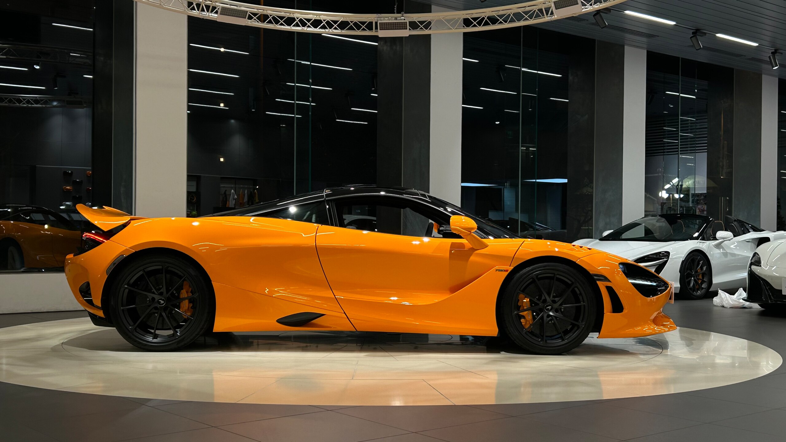 McLaren 750S (photo: 2)