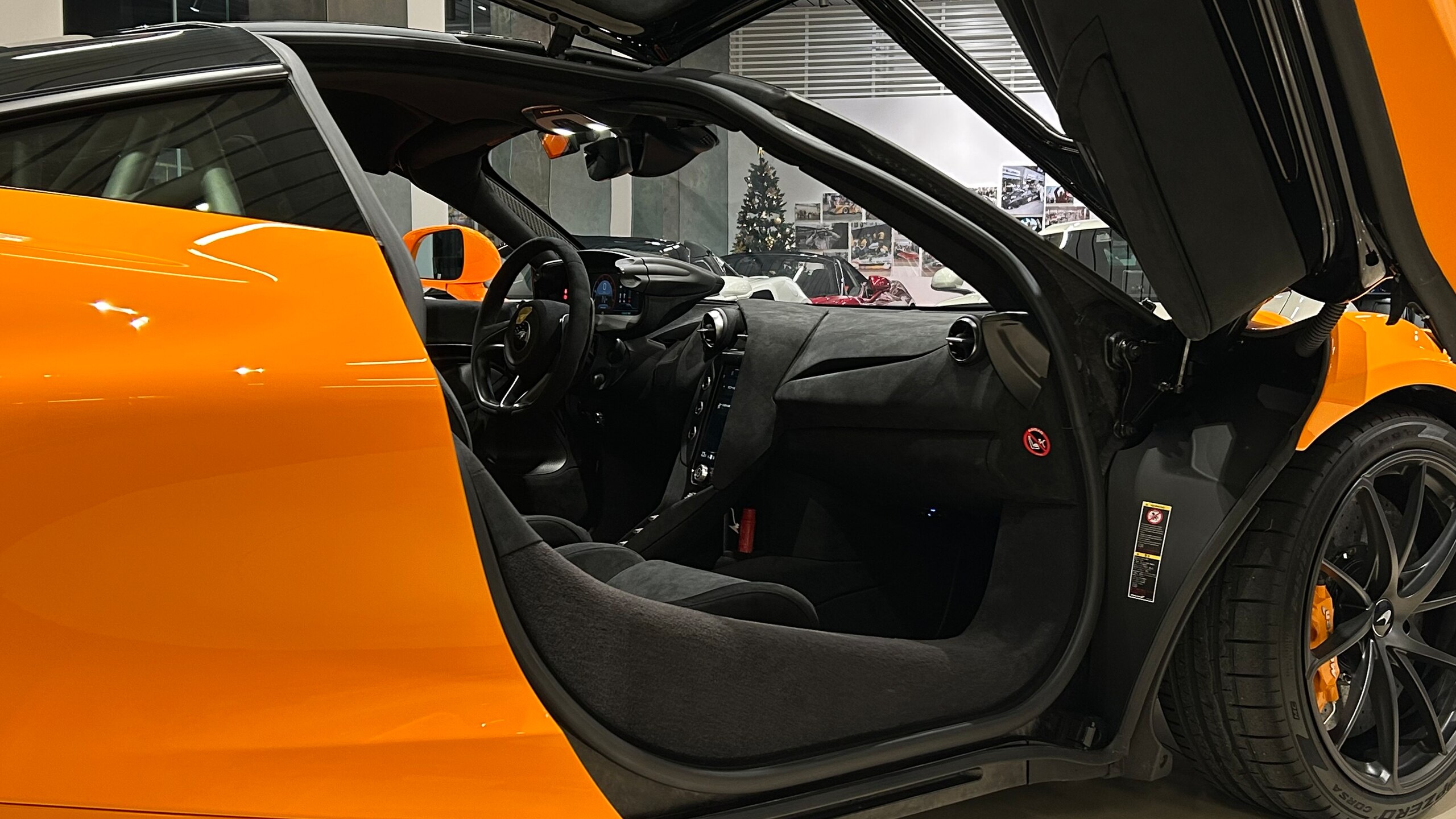 McLaren 750S (photo: 11)