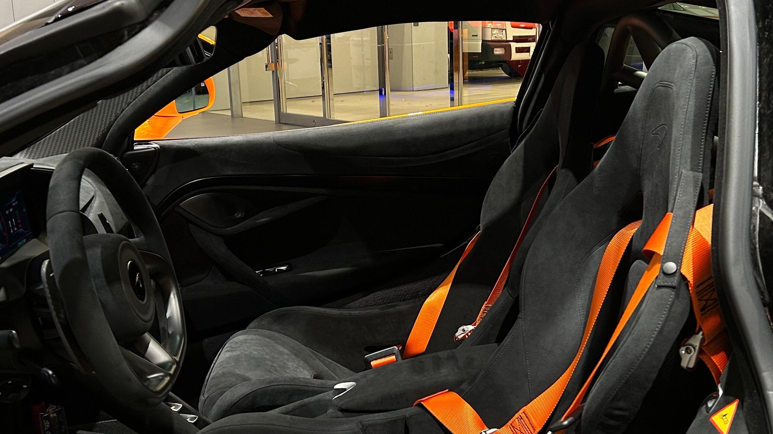 McLaren 750S (photo: 7)