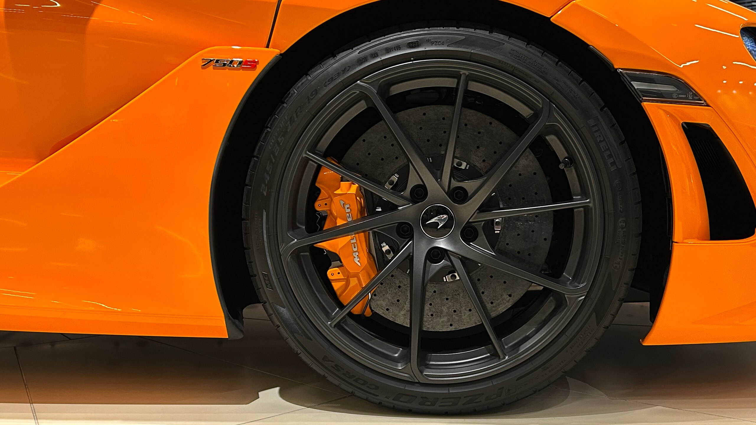 McLaren 750S (photo: 13)