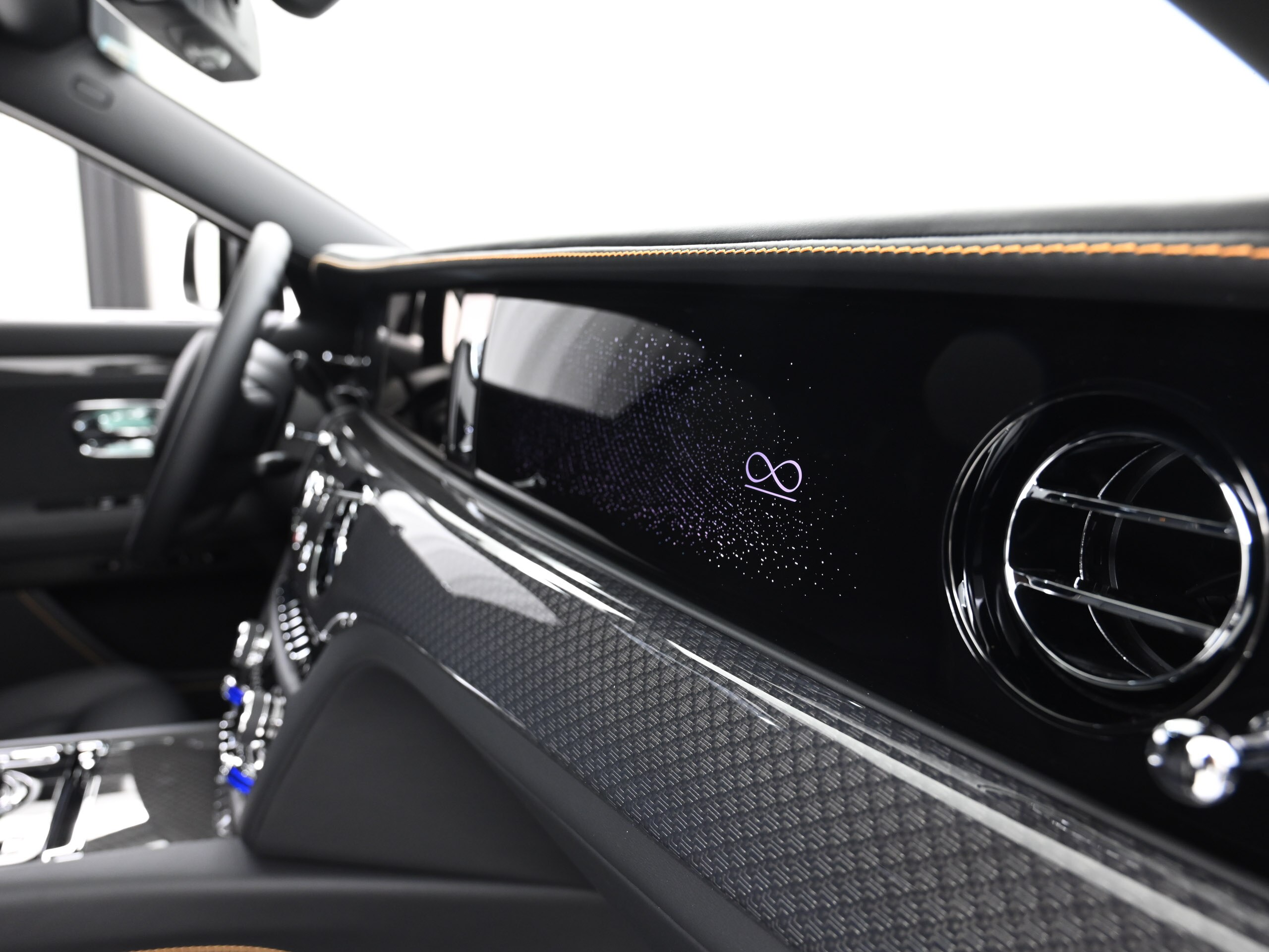 Rolls-Royce Black Badge Ghost Series II (photo: 18)