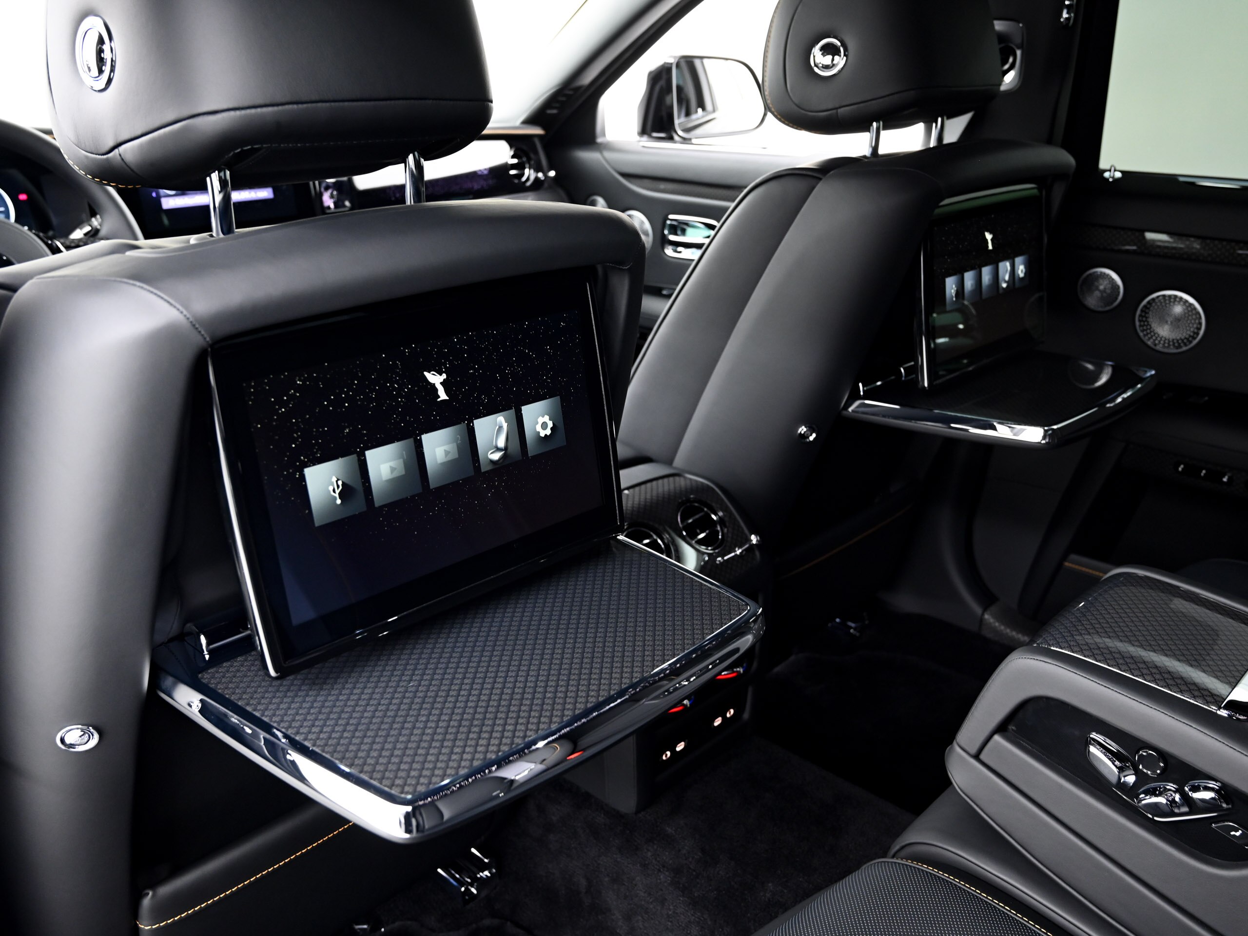 Rolls-Royce Black Badge Ghost Series II (photo: 20)