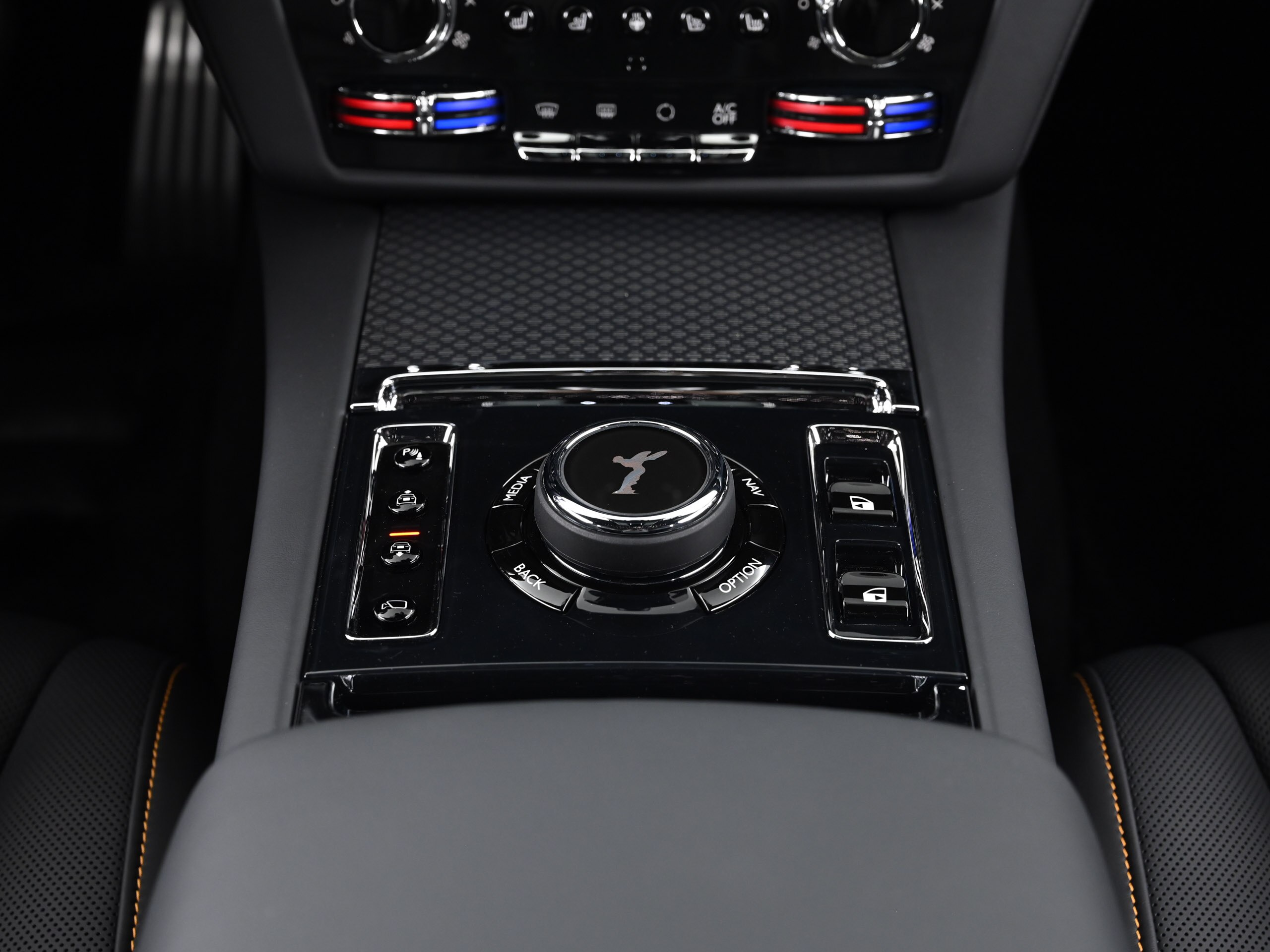 Rolls-Royce Black Badge Ghost Series II (photo: 16)