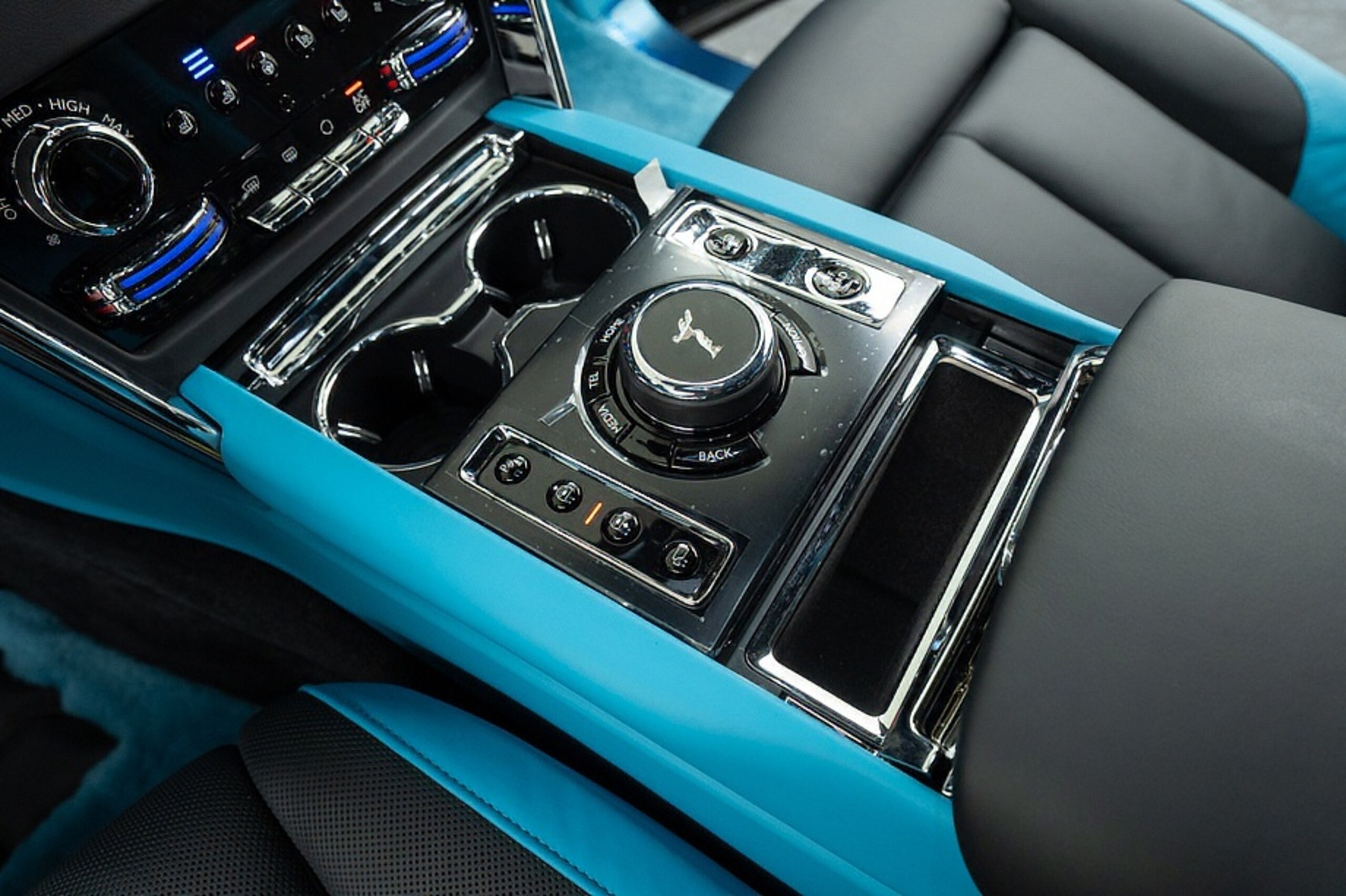 Rolls-Royce Cullinan (photo: 16)
