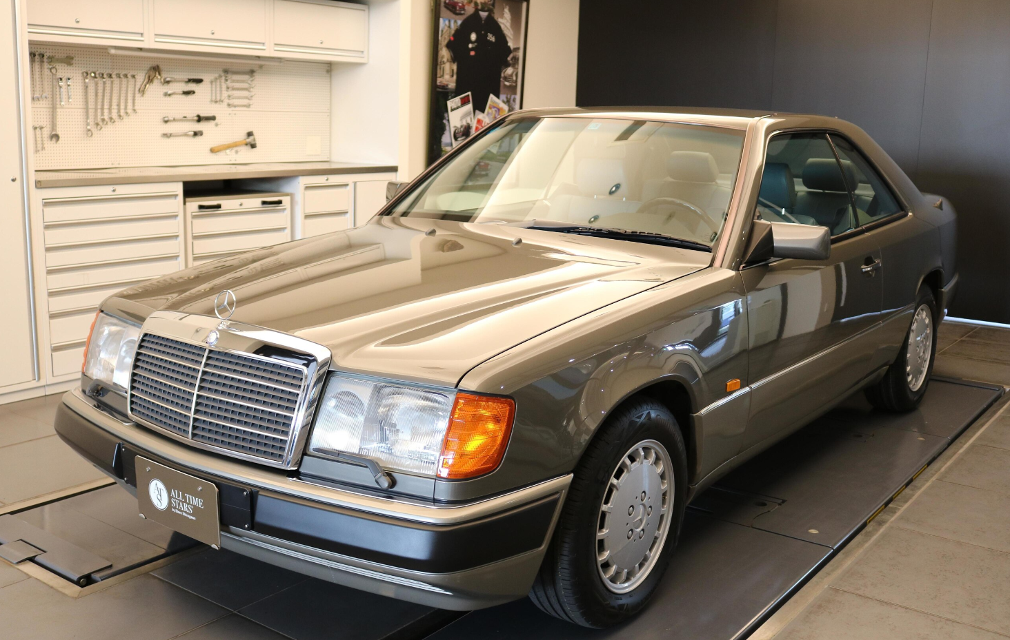 Mercedes Benz 300CE-24