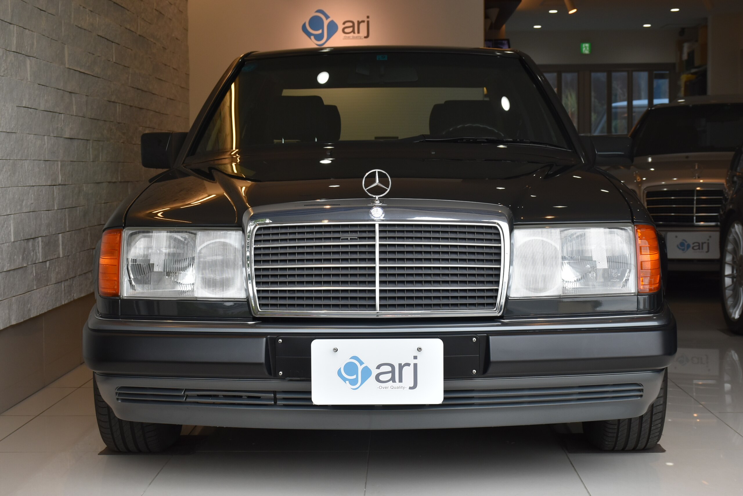 Mercedes Benz 300E-24 (photo: 1)