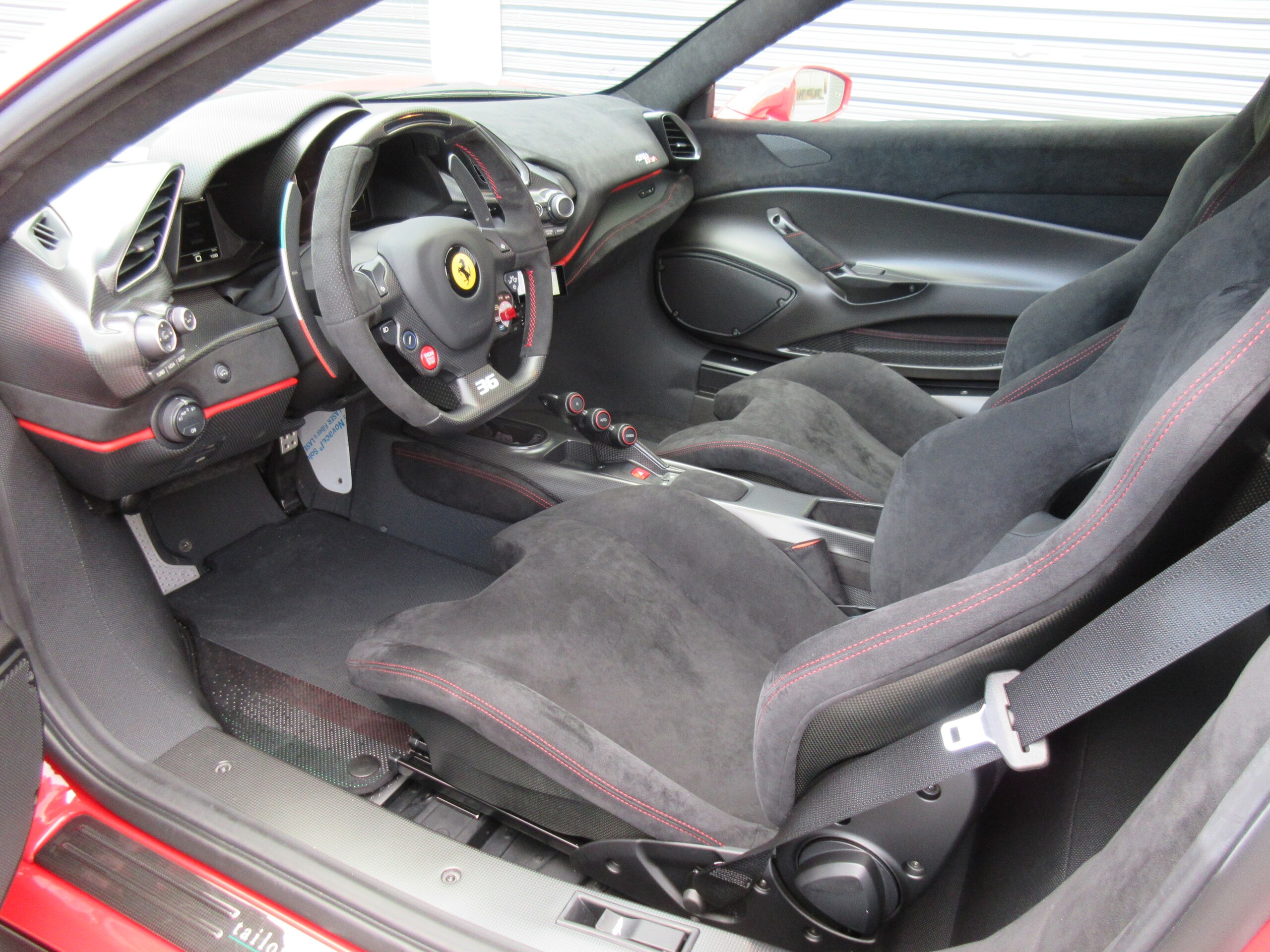 Ferrari 488 Pista Piloti (photo: 8)