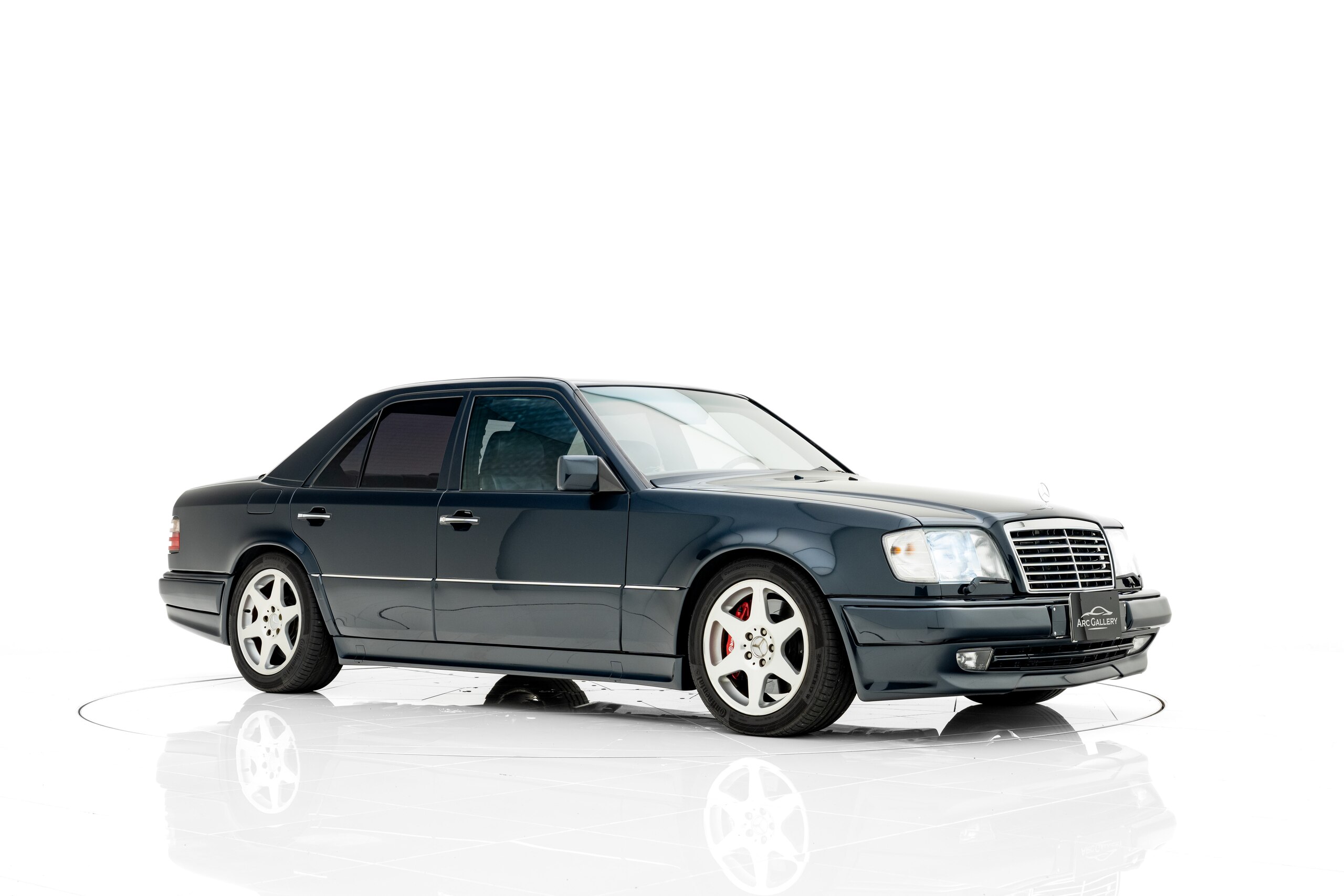 Mercedes Benz 500E (photo: 2)