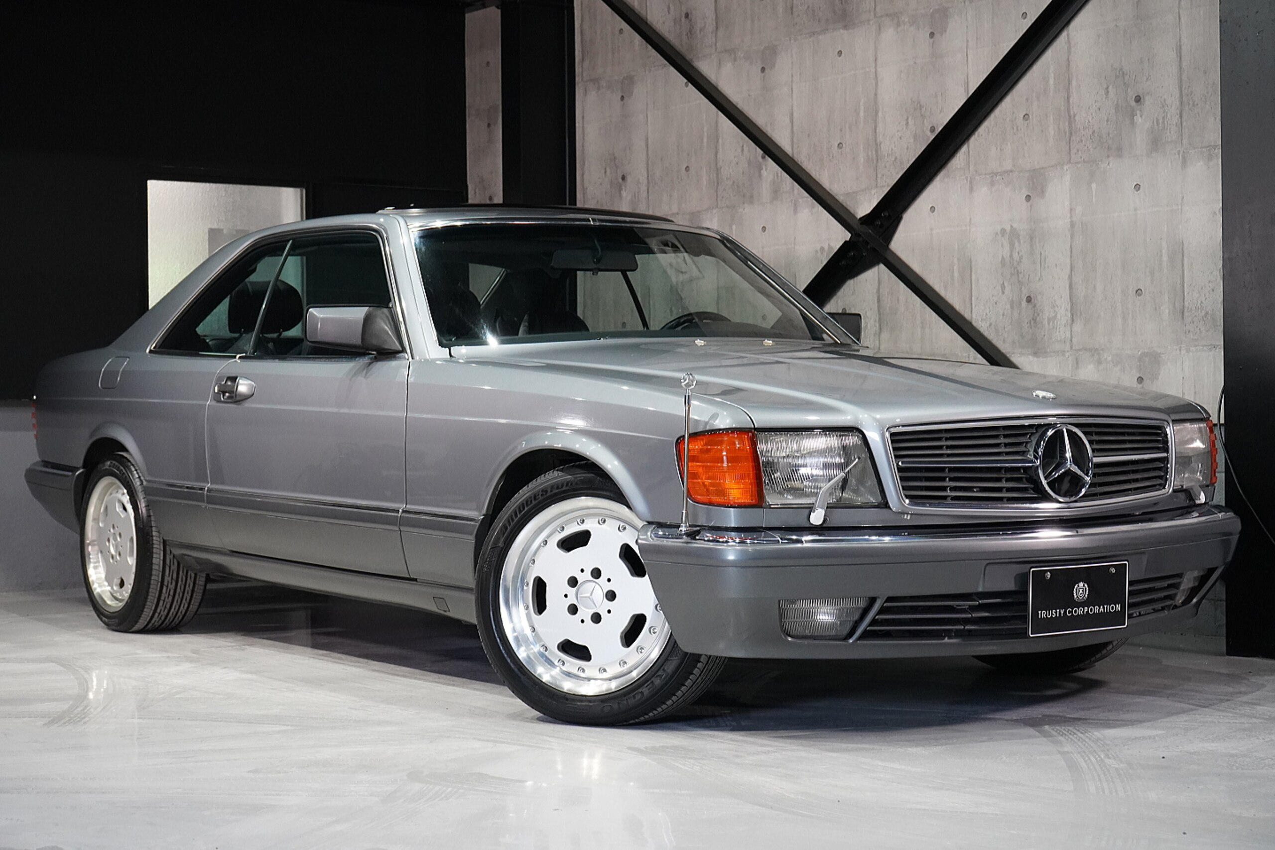 Mercedes Benz 560SEC (photo: 2)