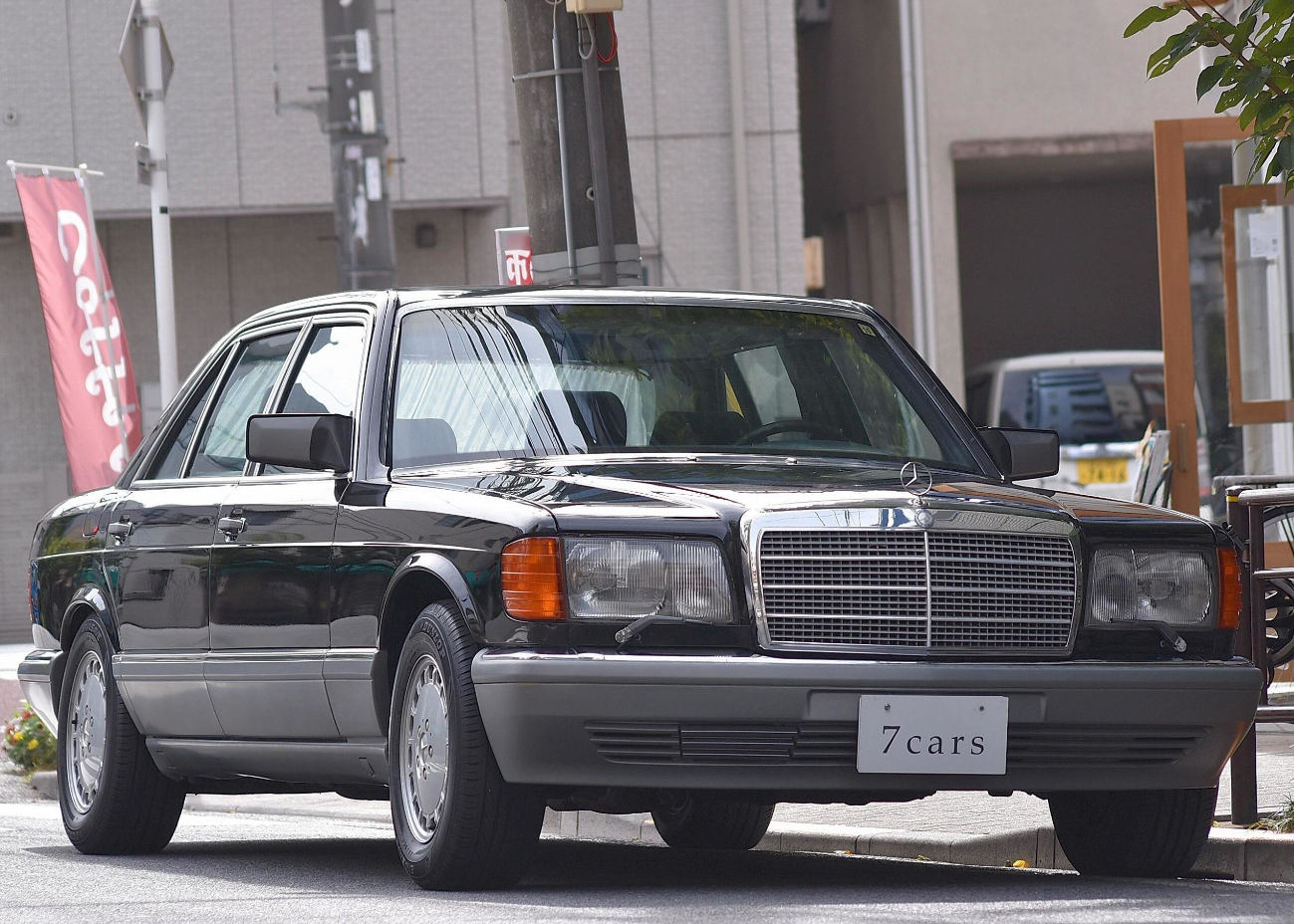 Mercedes Benz 560SEL