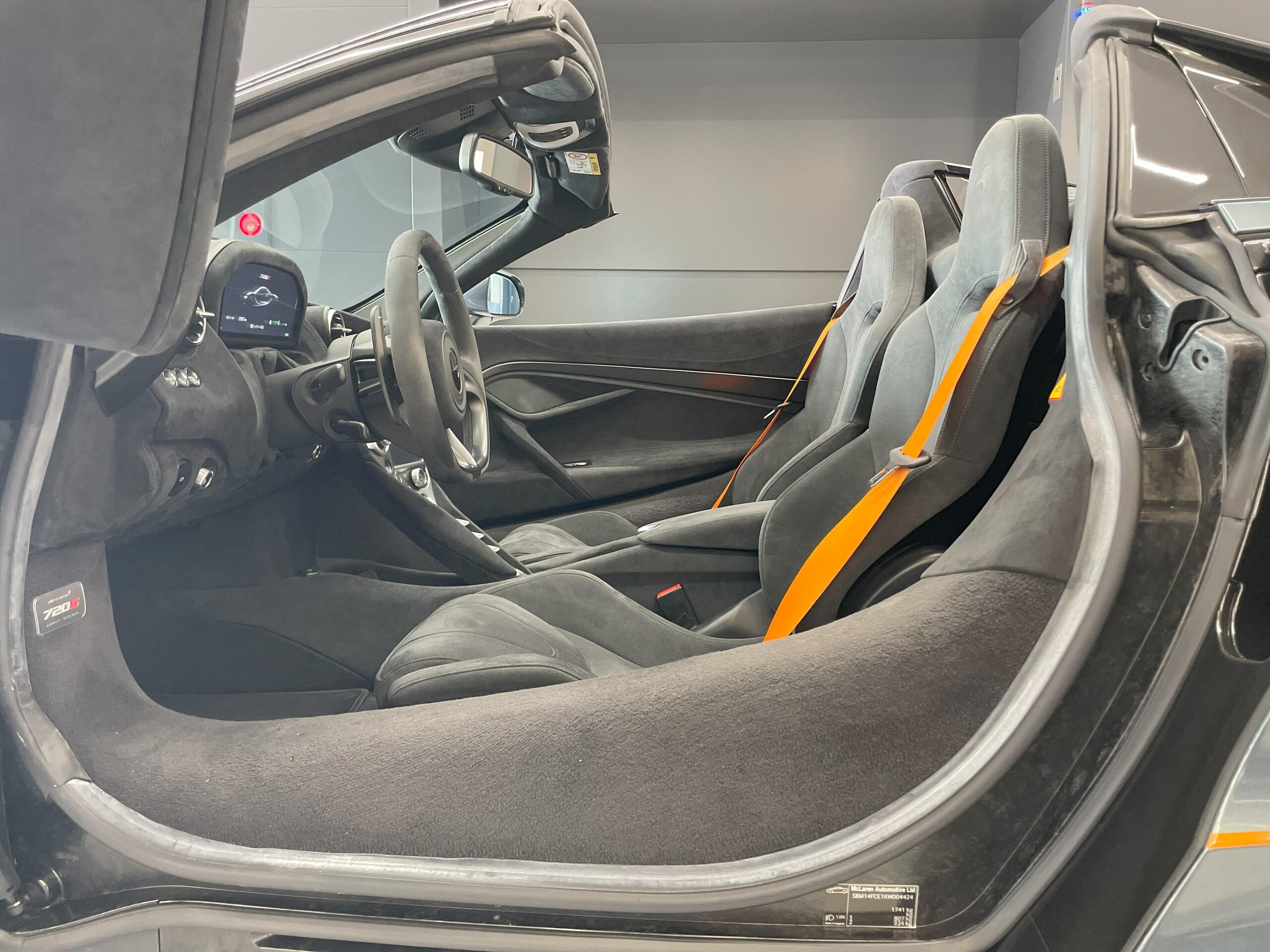 McLaren 720S Spider (photo: 12)