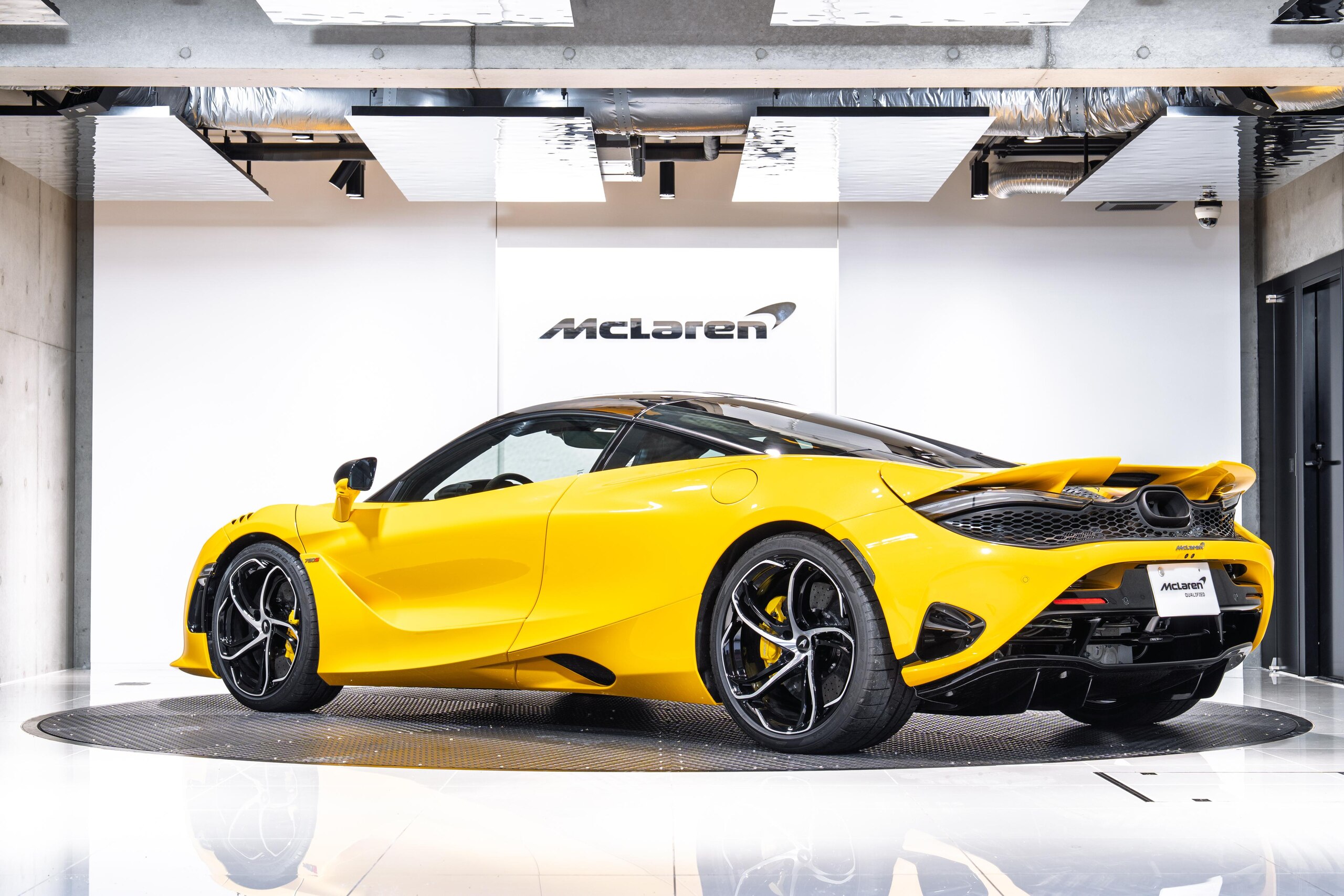 McLaren 750S (photo: 7)