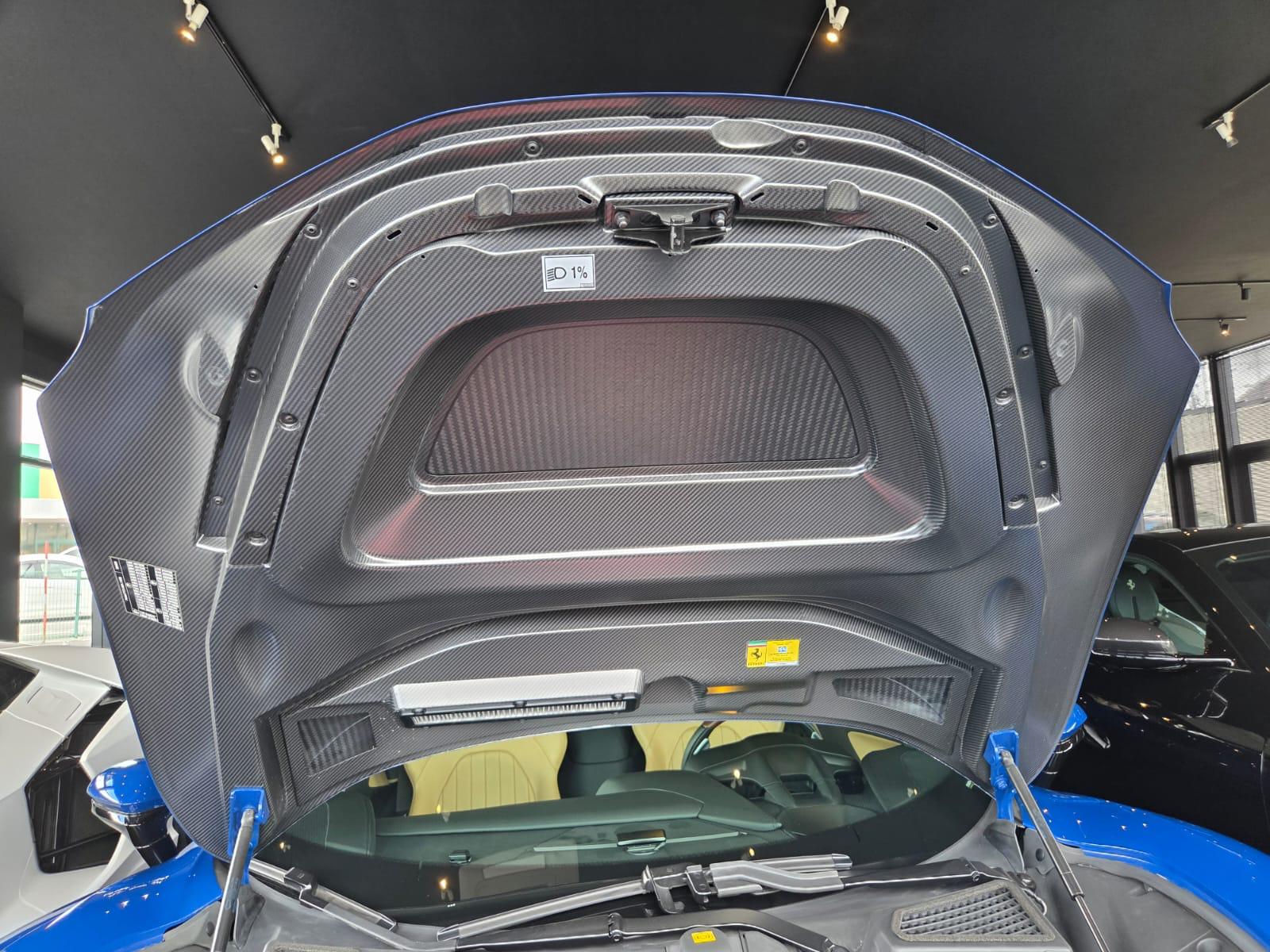 Ferrari SF90 Spider Tailor Made (photo: 25)