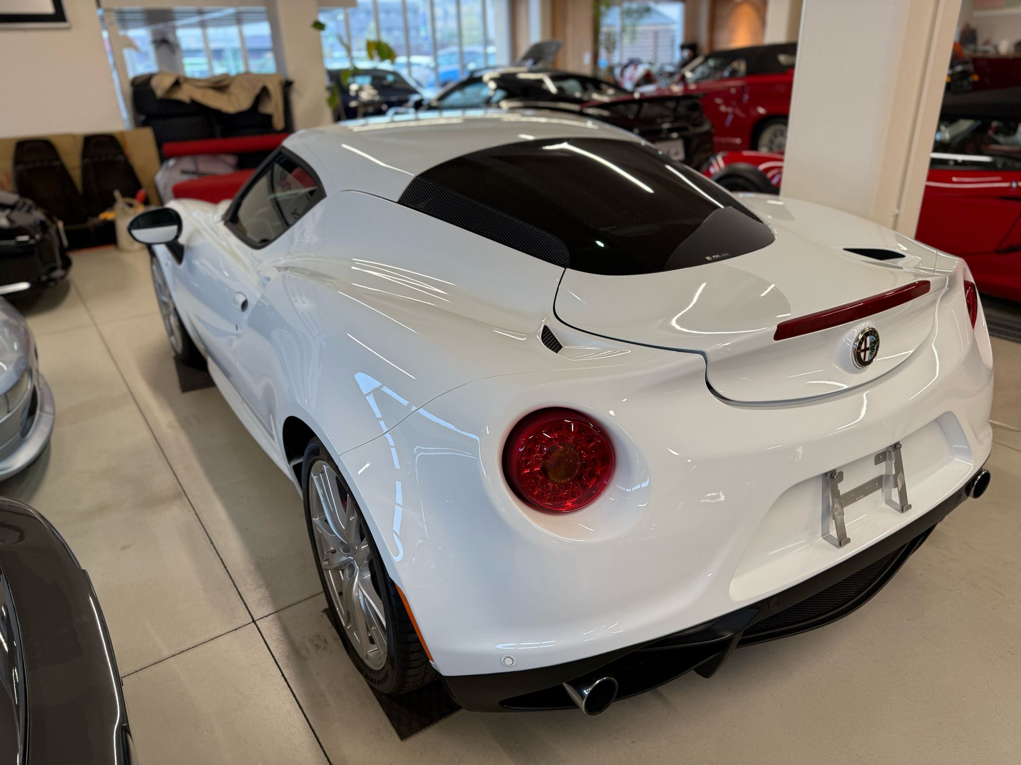 Alfa Romeo 4C (photo: 3)