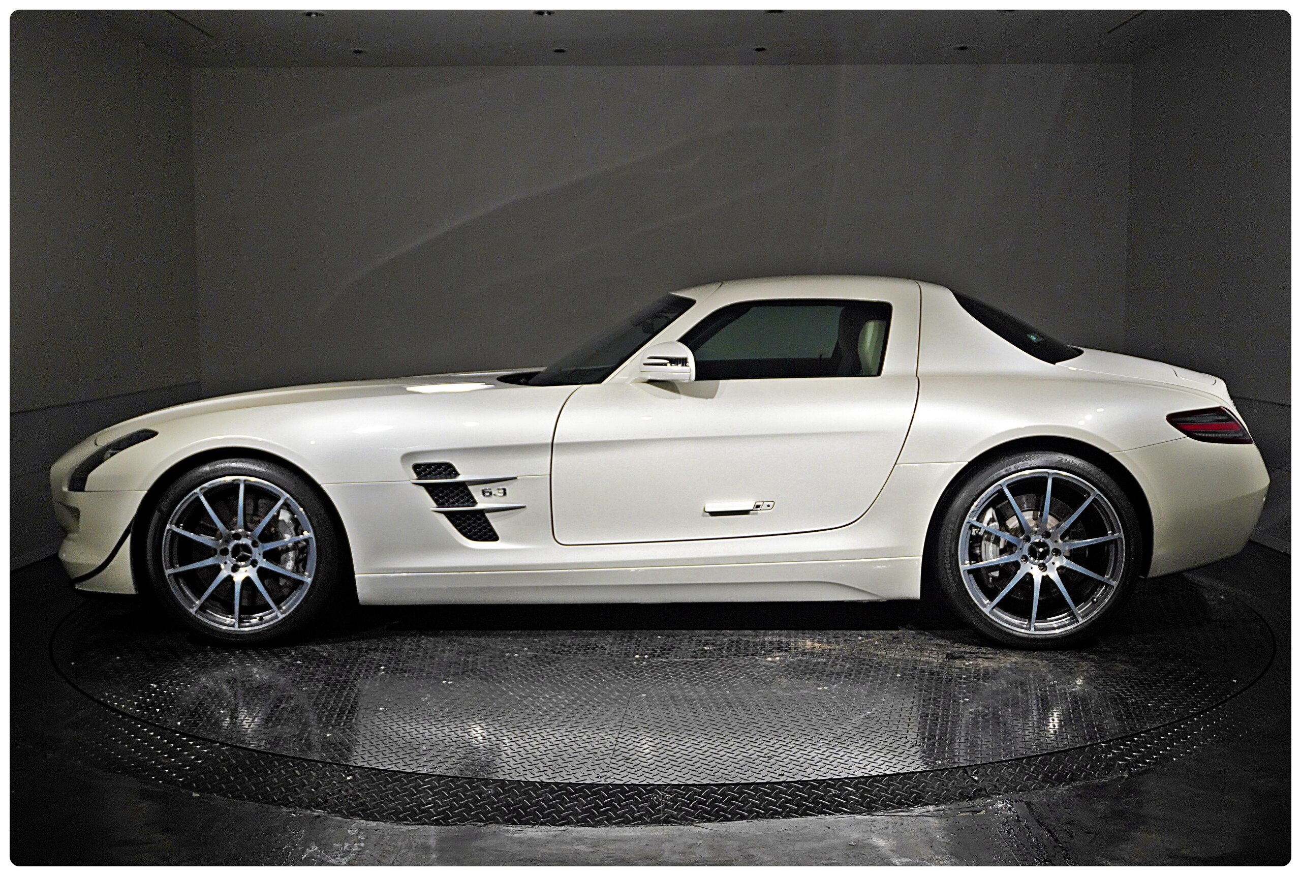 Mercedes Benz SLS AMG (photo: 3)