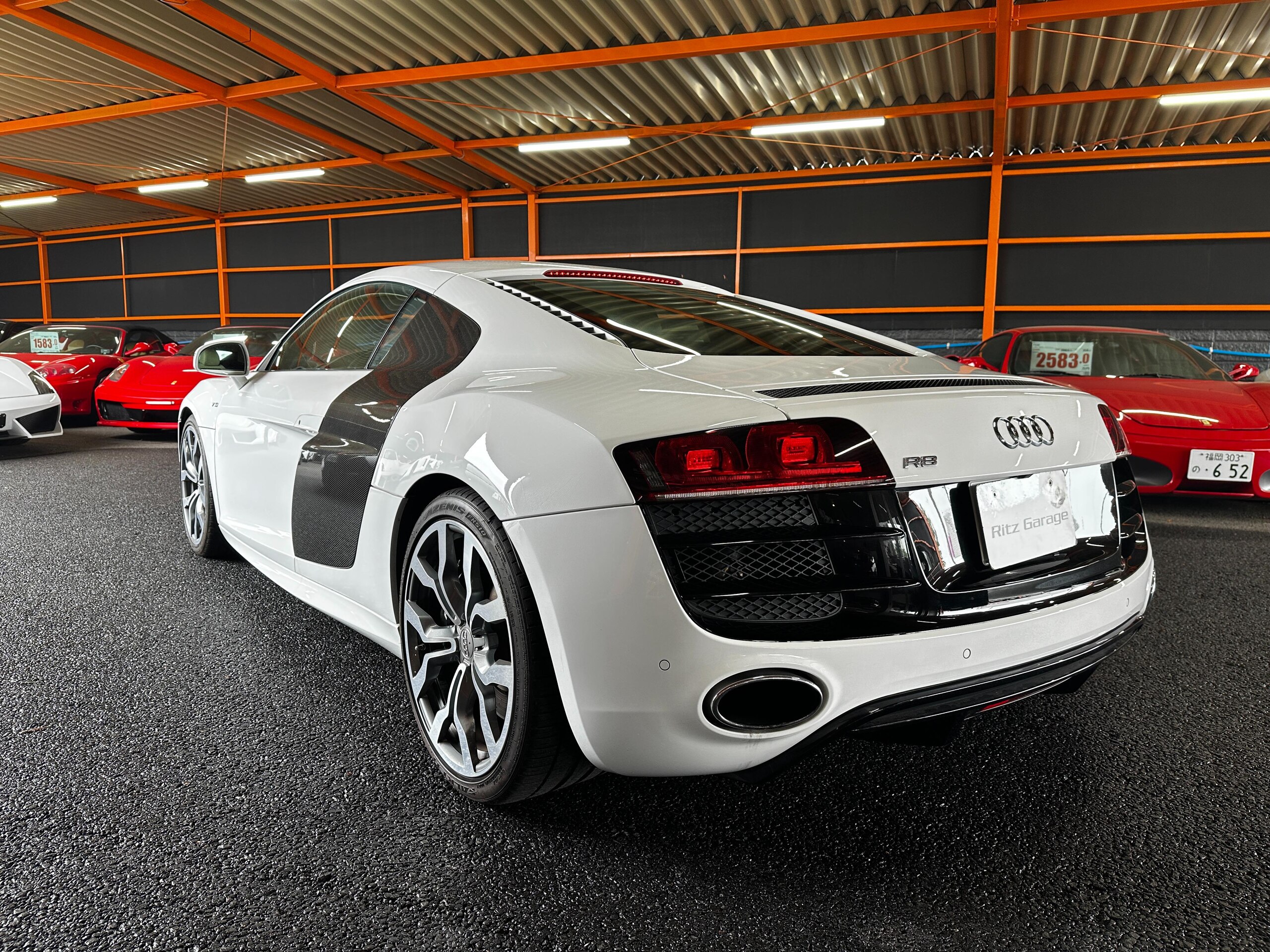 Audi R8 5.2 FSI Quattro (photo: 4)