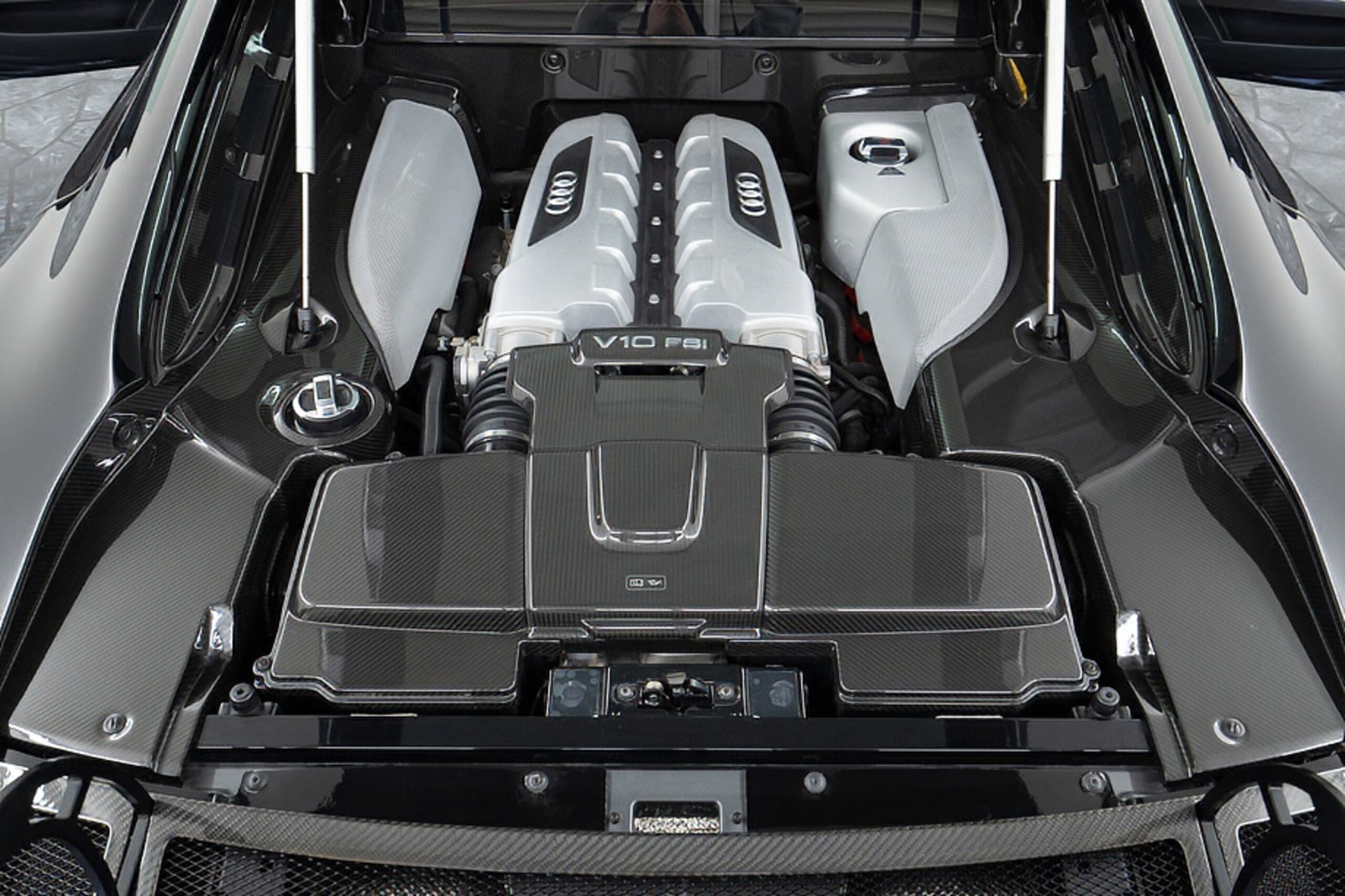 Audi R8 5.2 FSI Quattro (photo: 22)