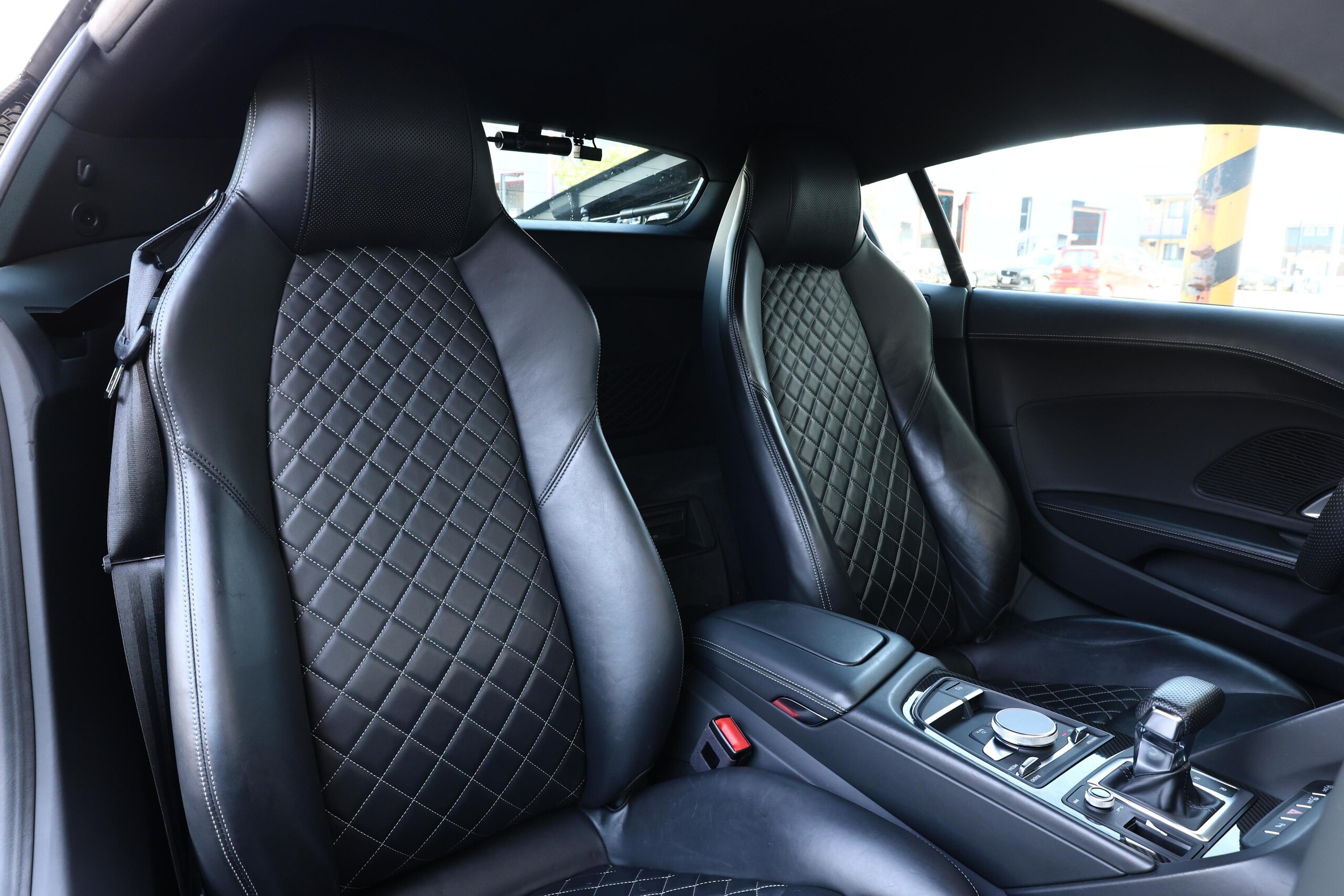 Audi R8 5.2 FSI Quattro (photo: 18)