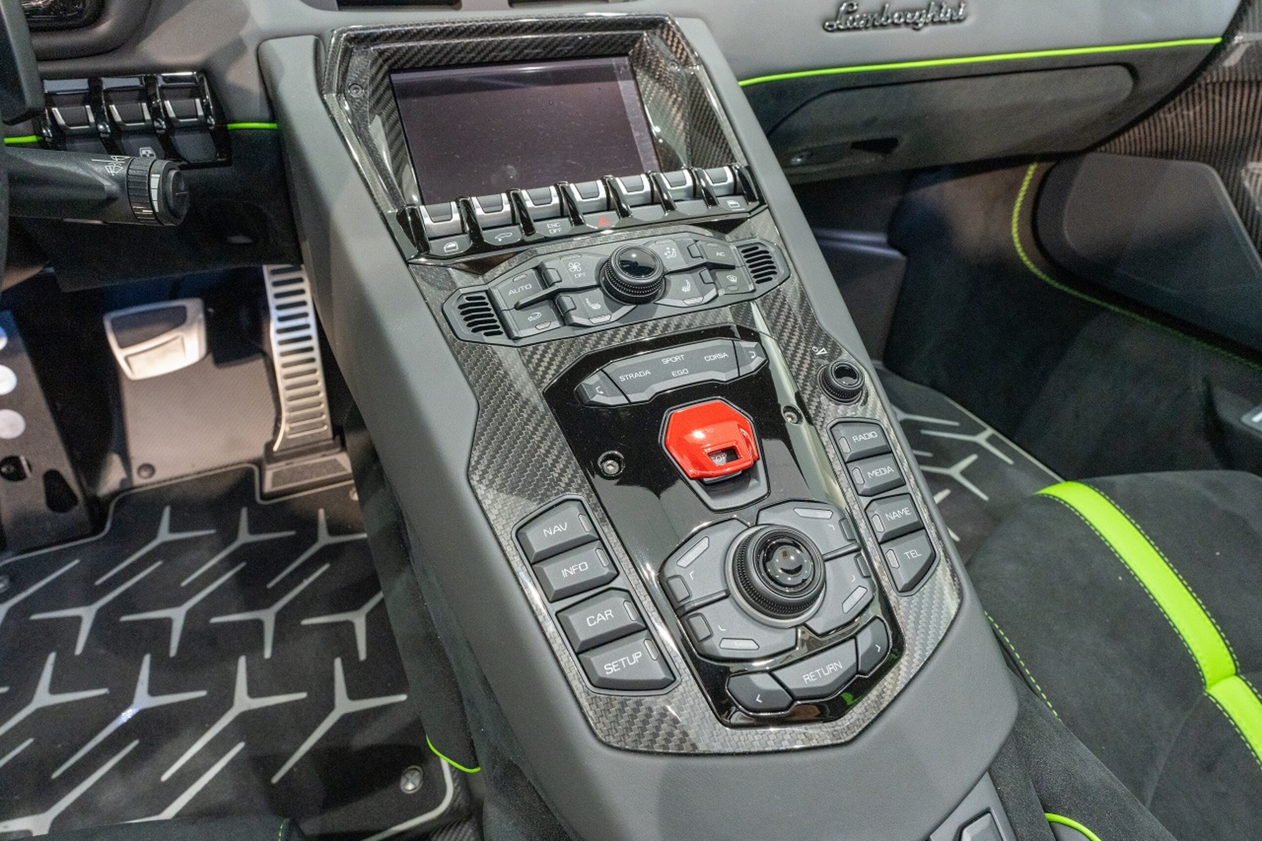 Lamborghini Aventador SVJ Roadster (photo: 12)