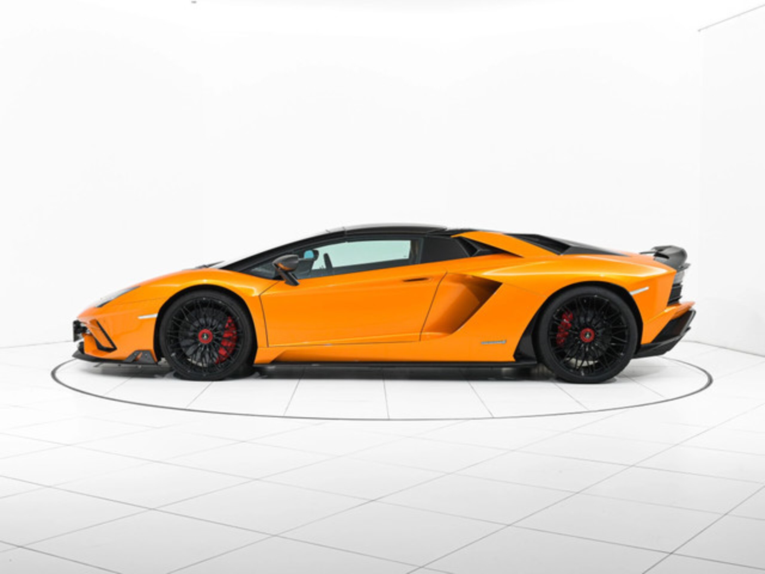Lamborghini Aventador Roadster S (photo: 3)
