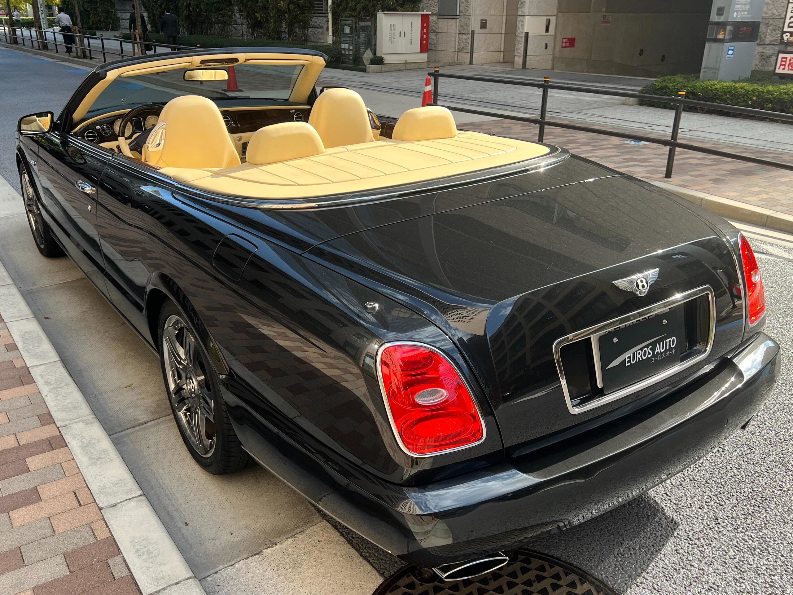 Bentley Azure (photo: 7)