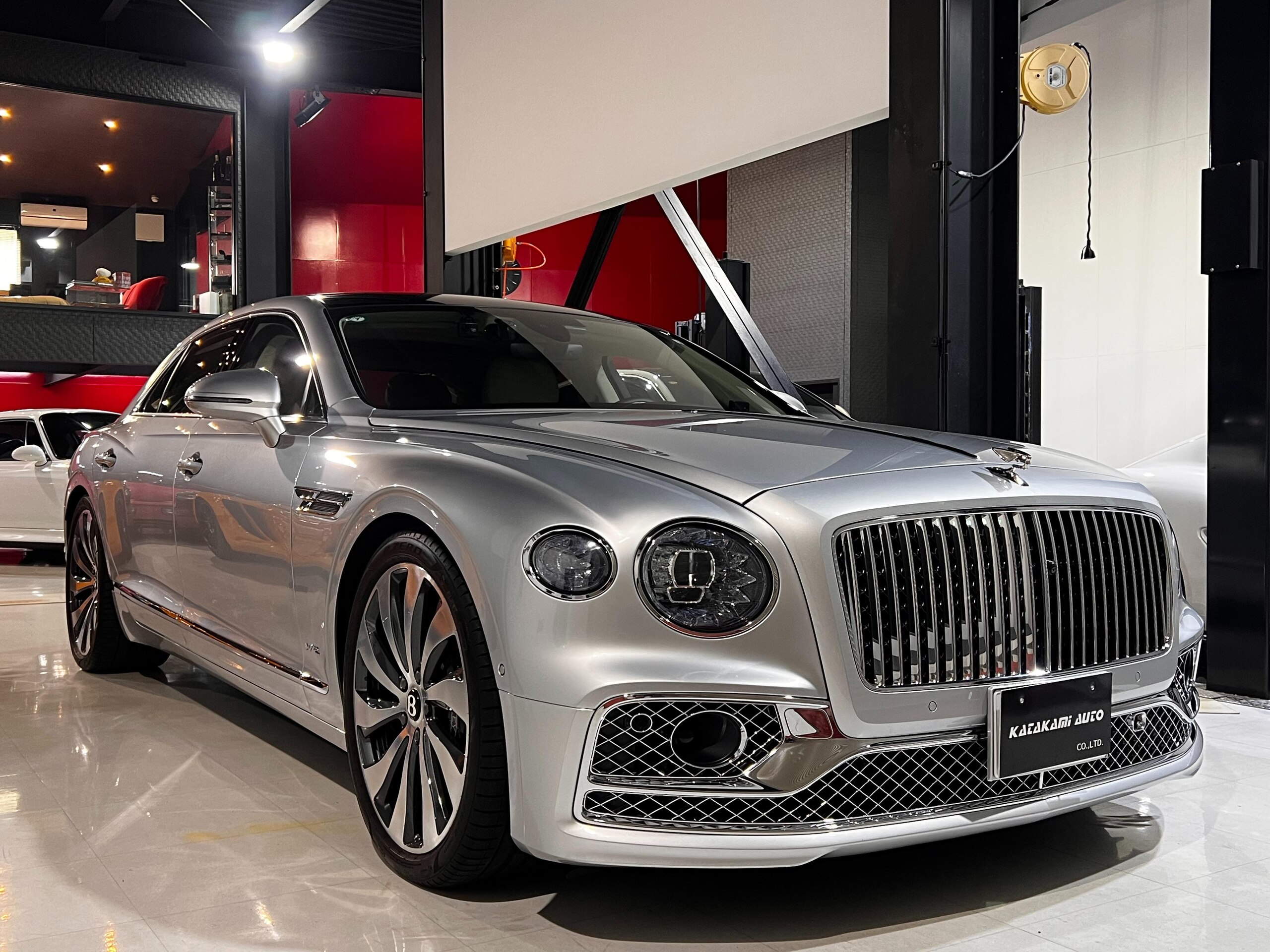 Bentley Flying Spur (photo: 2)