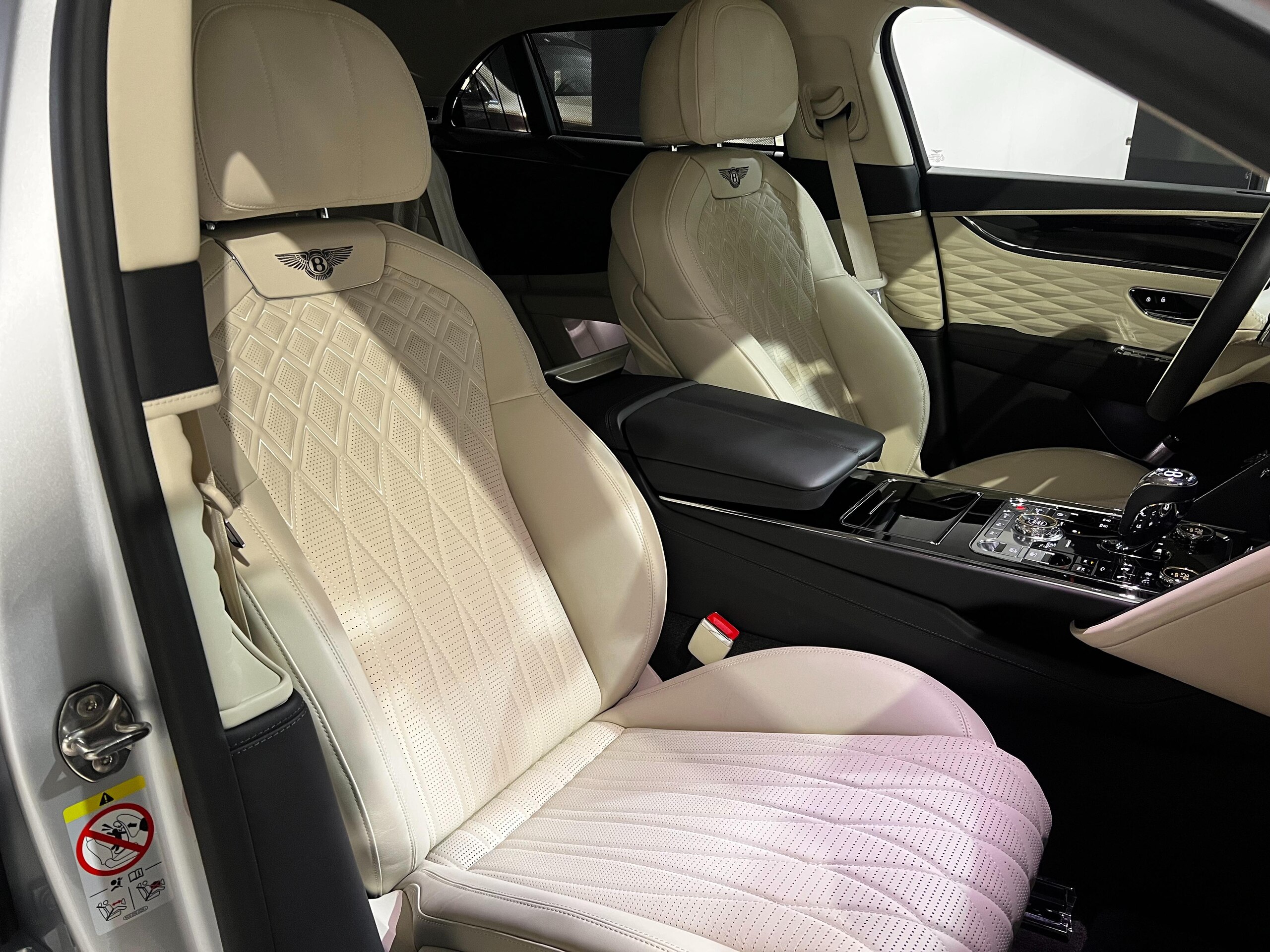 Bentley Flying Spur (photo: 14)