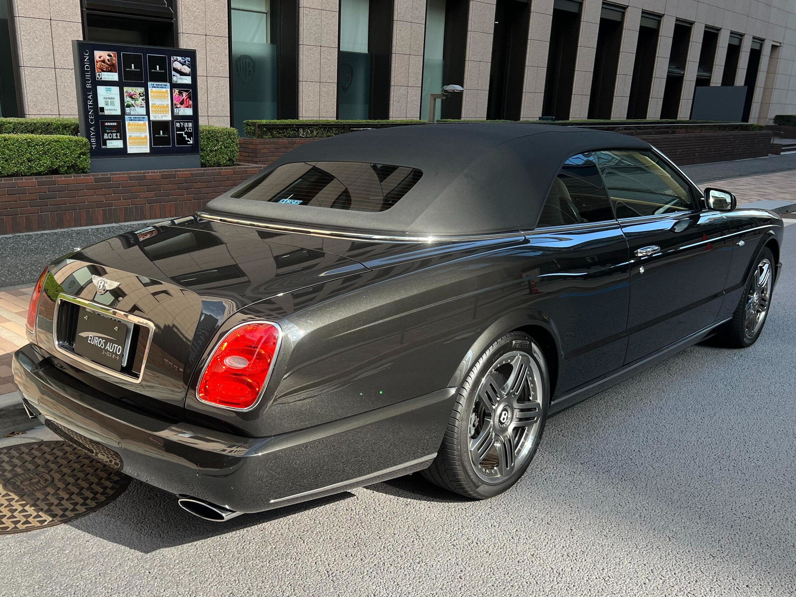 Bentley Azure (photo: 4)
