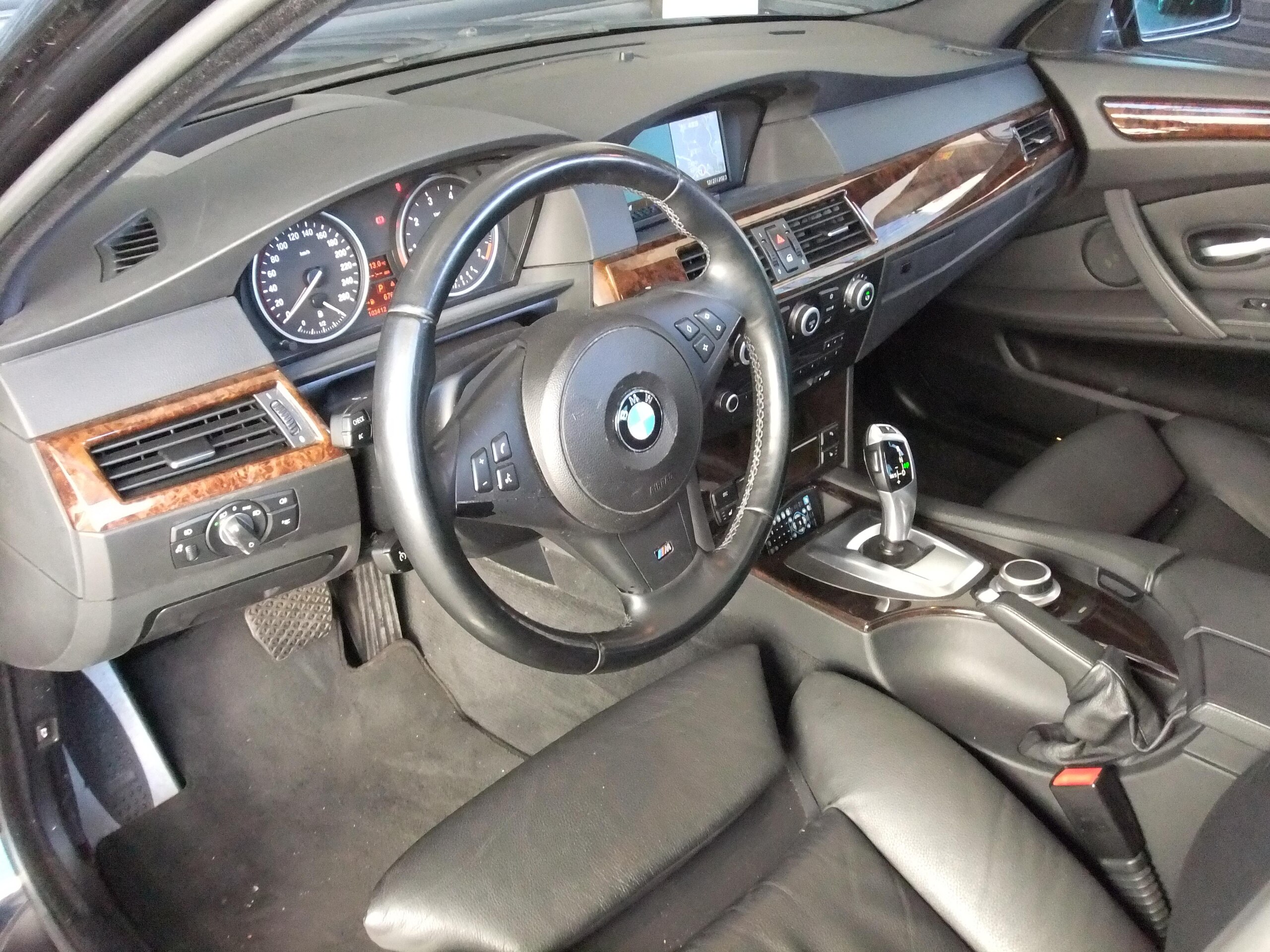 BMW 550i M-Sport (photo: 12)