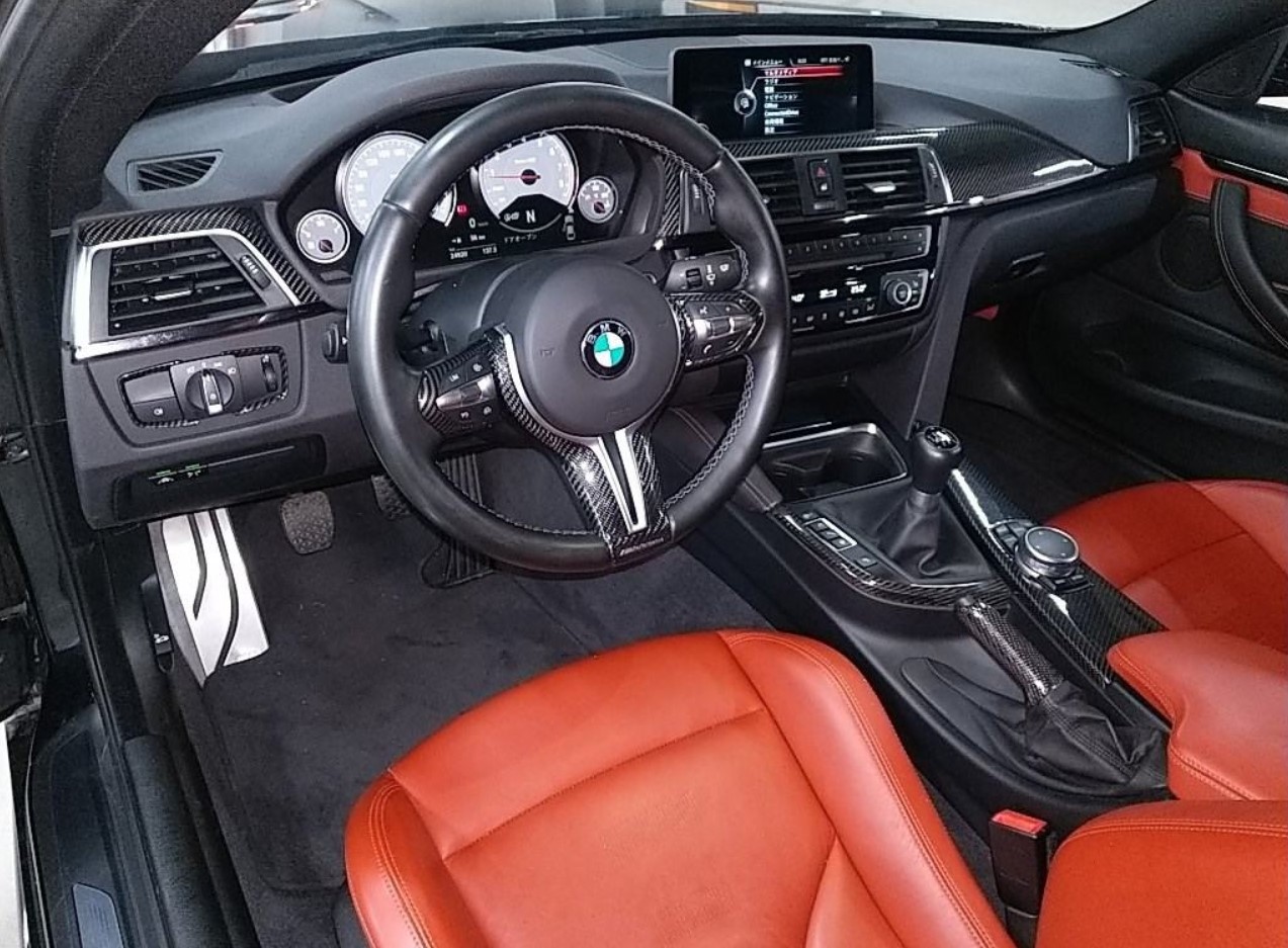 BMW M4 (photo: 4)
