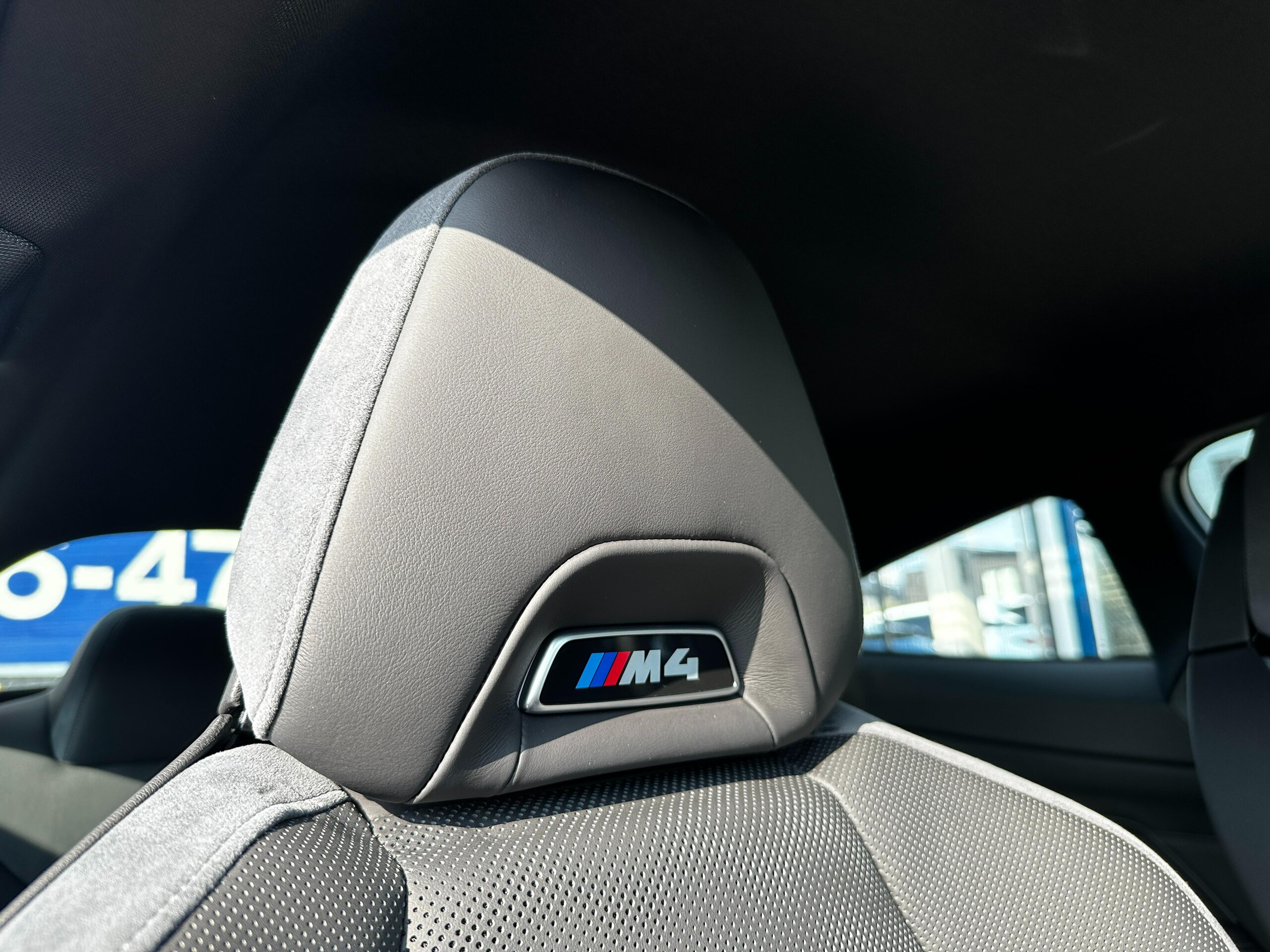 BMW M4 (photo: 32)