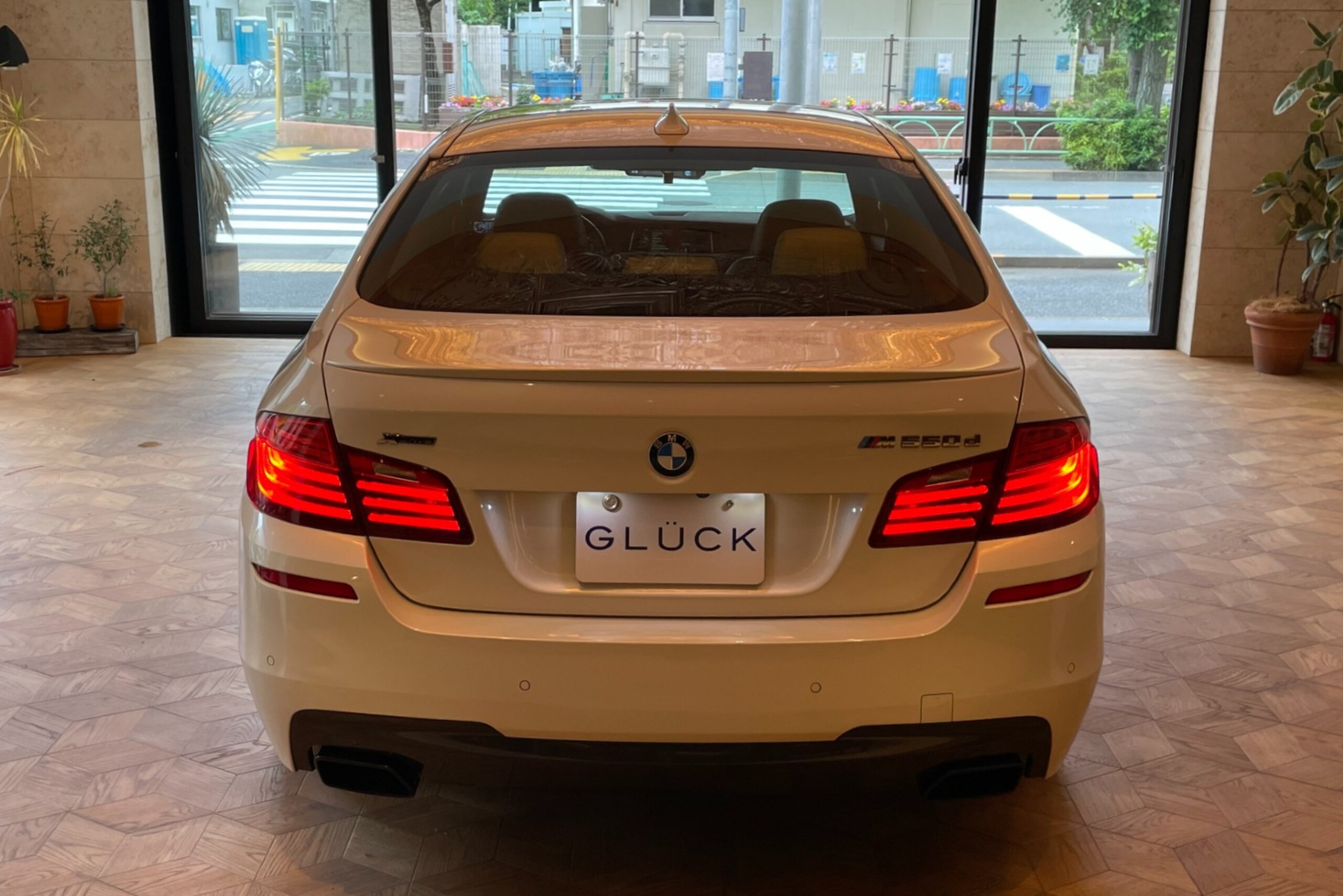 BMW M550d xDrive (photo: 6)