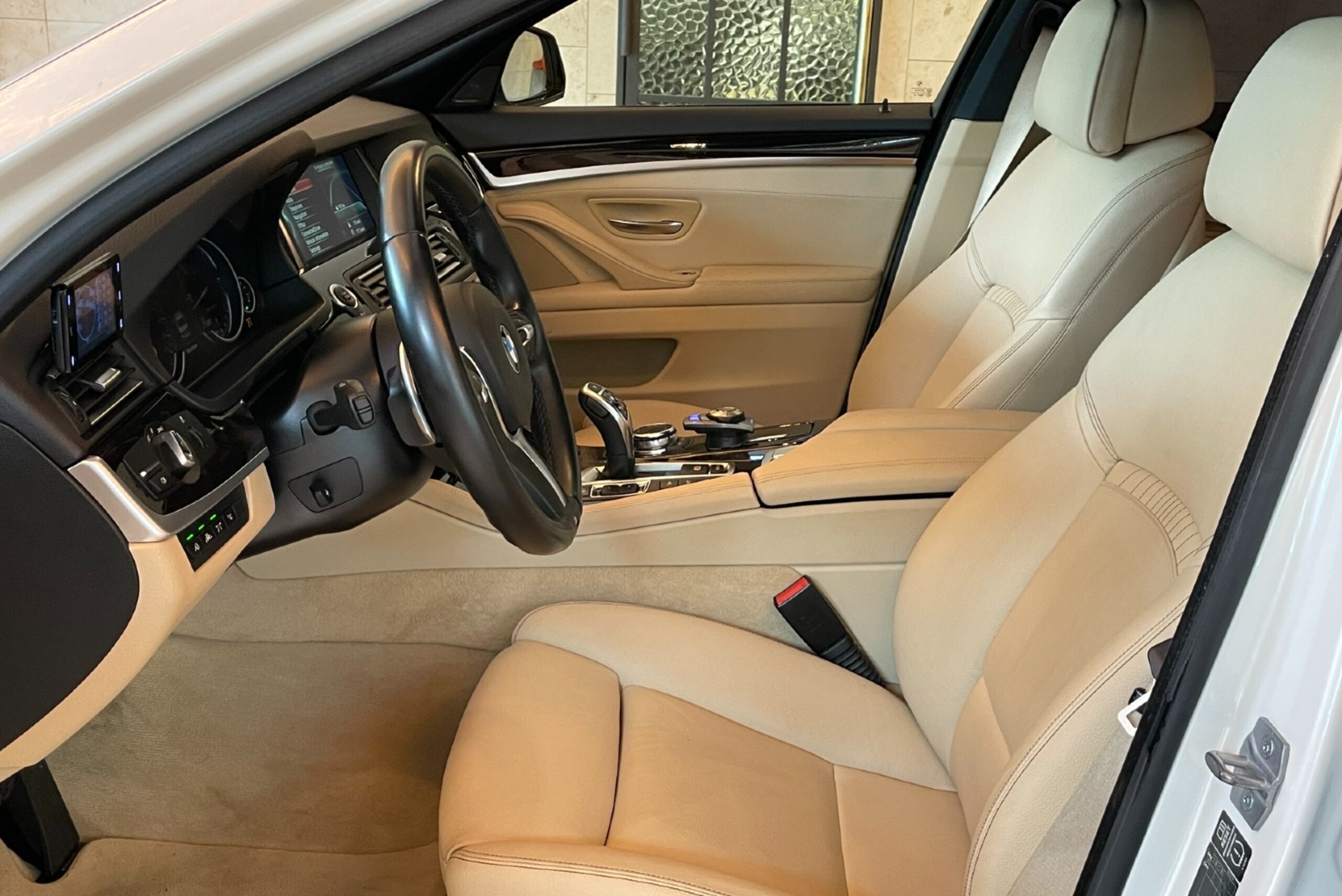 BMW M550d xDrive (photo: 11)