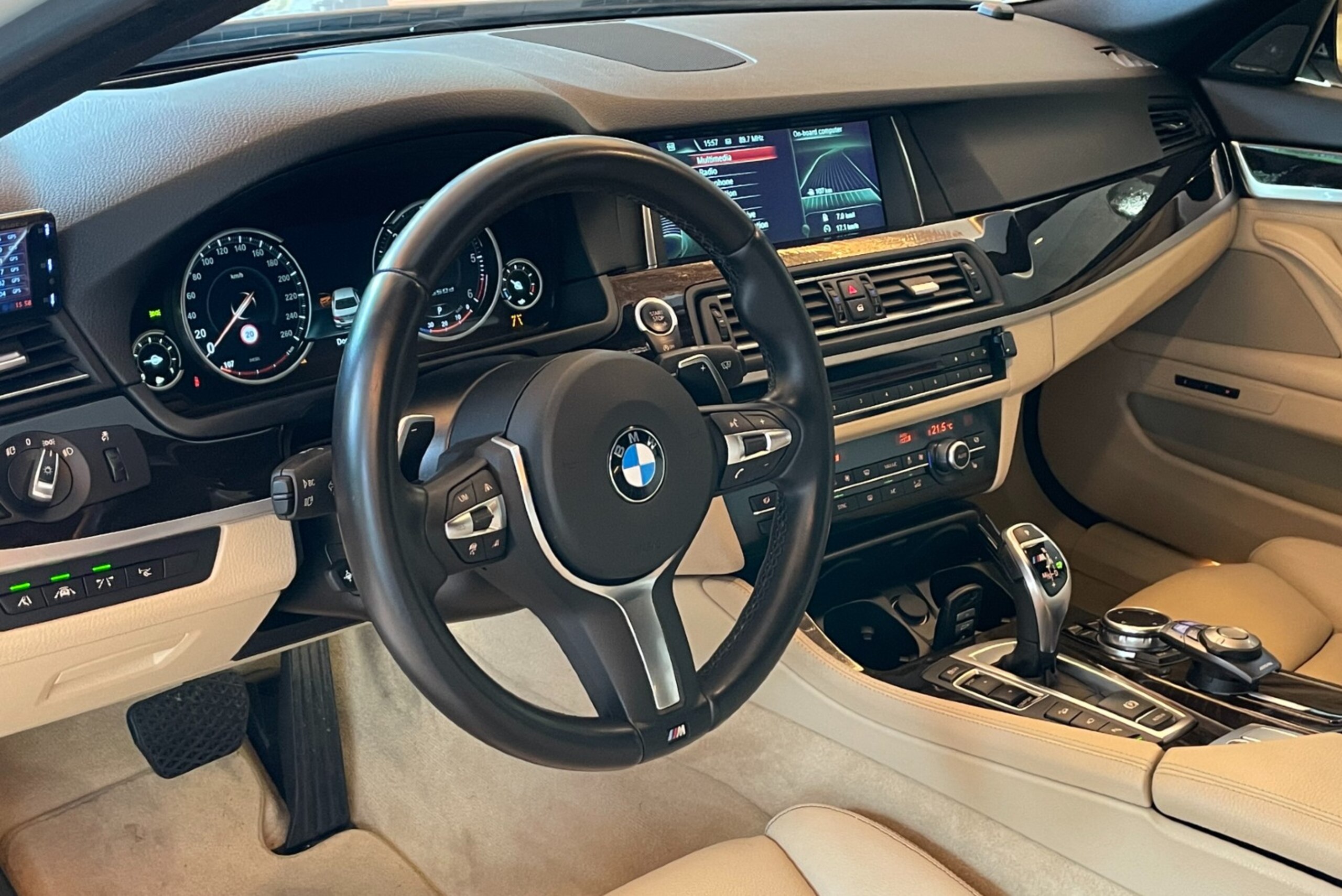 BMW M550d xDrive (photo: 10)