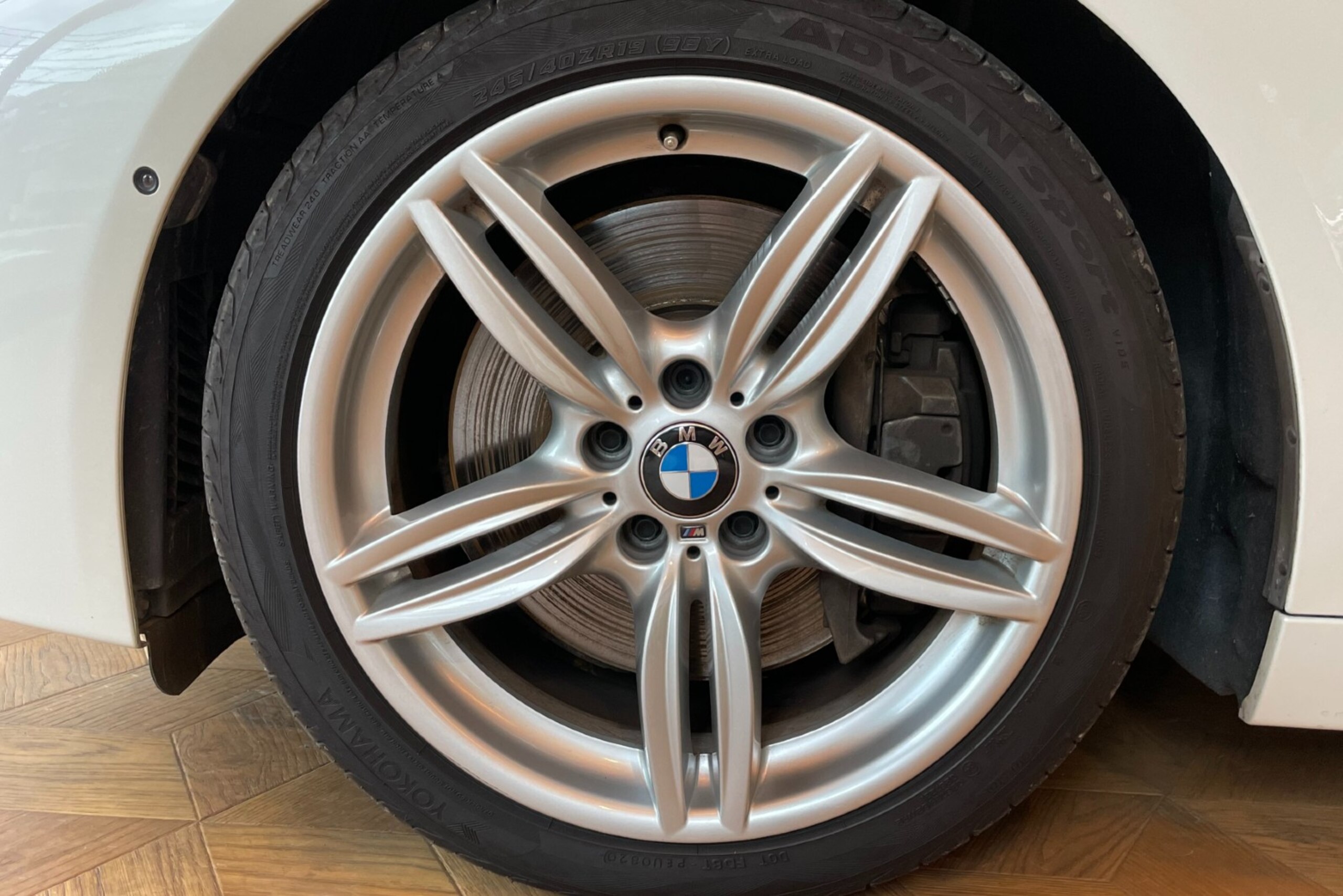 BMW M550d xDrive (photo: 8)