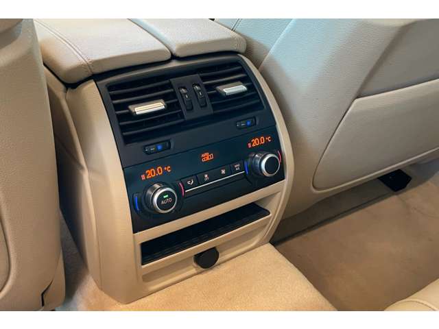 BMW M550d xDrive (photo: 14)