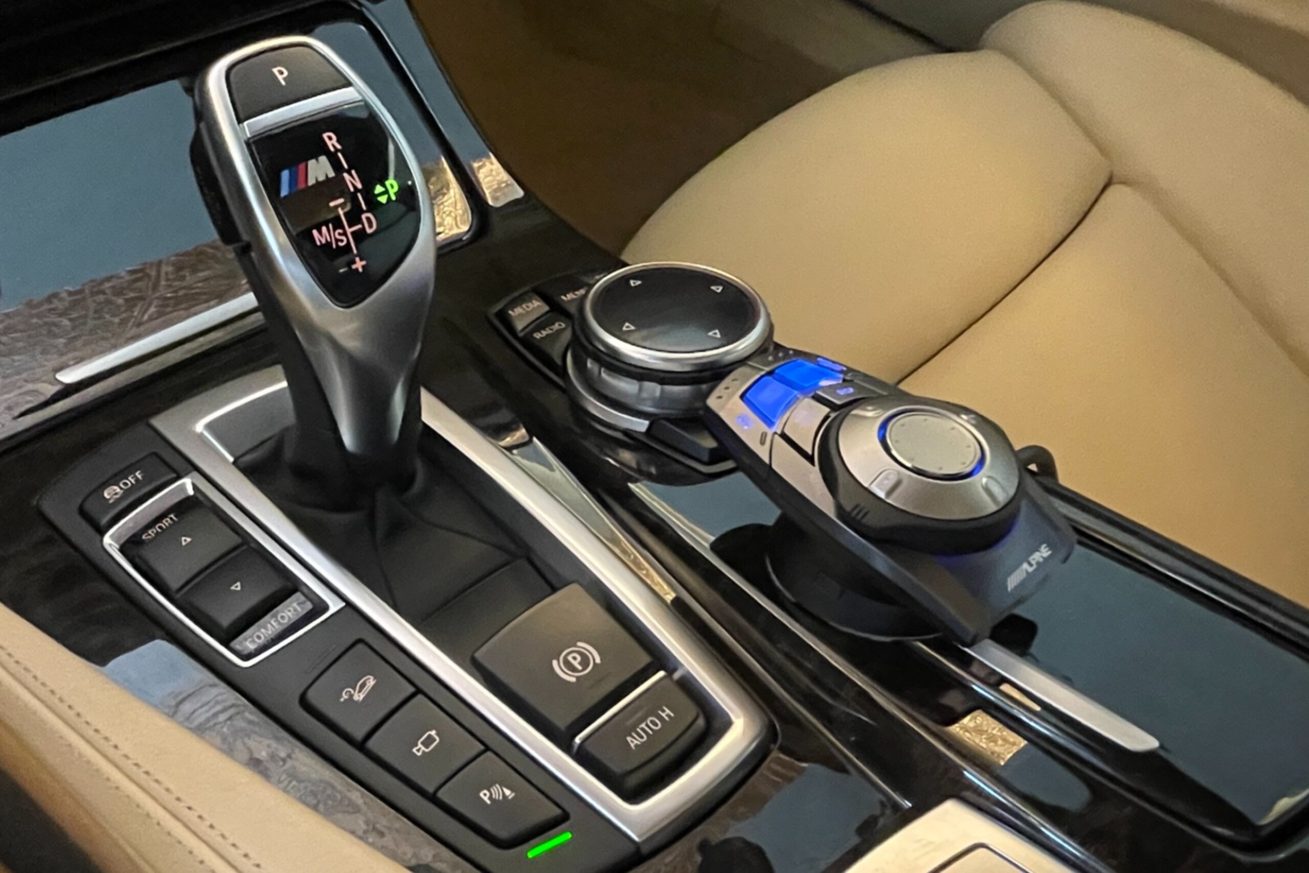 BMW M550d xDrive (photo: 12)