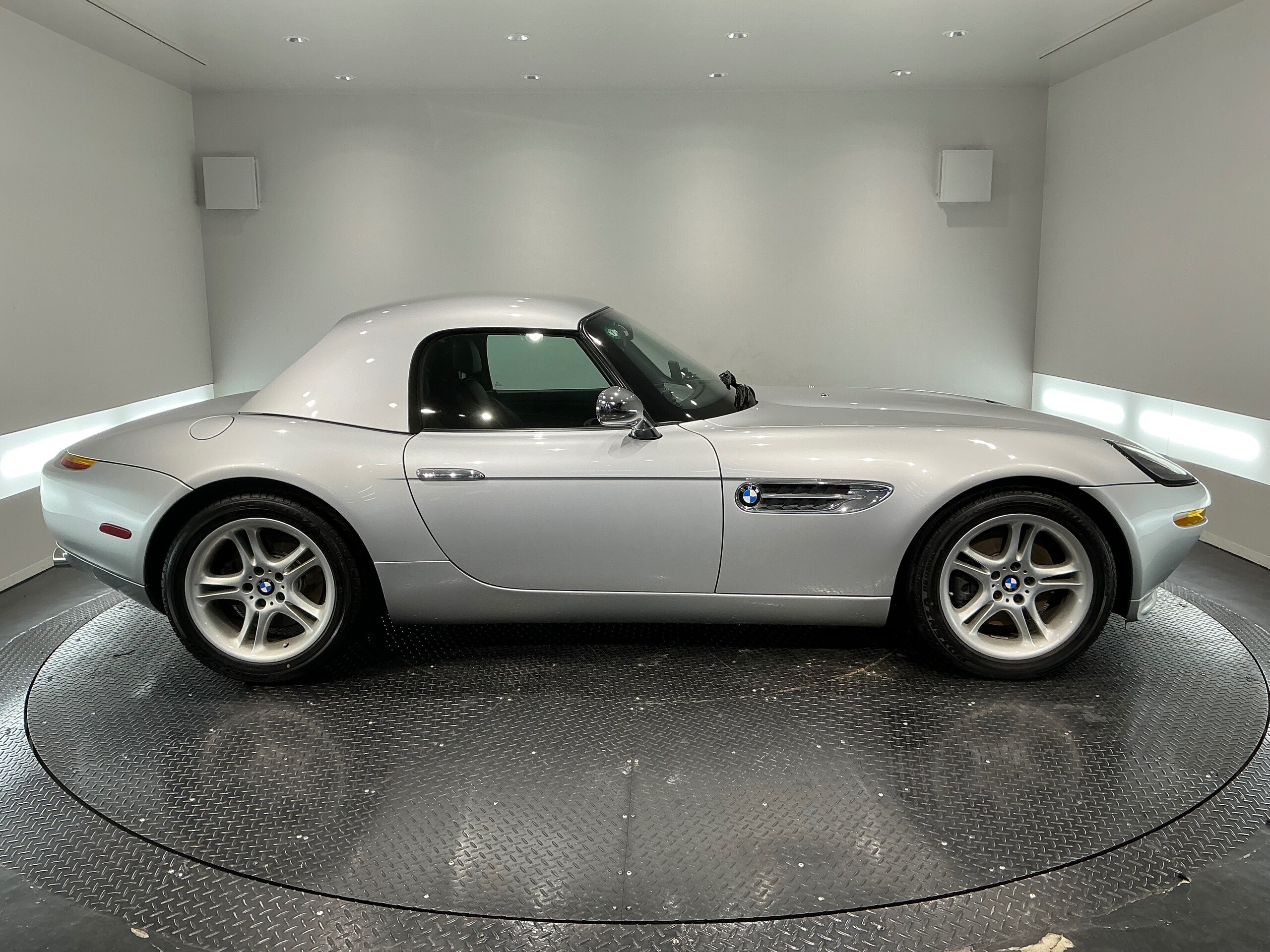 BMW Z8 (photo: 3)