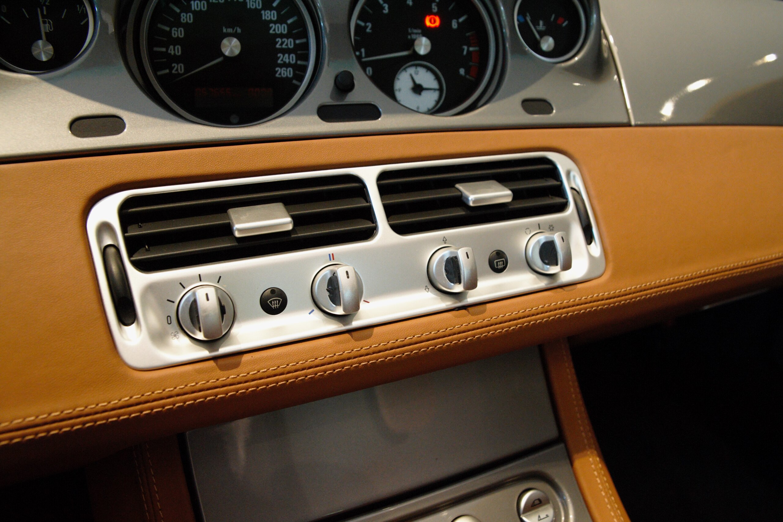 BMW Z8 (photo: 12)