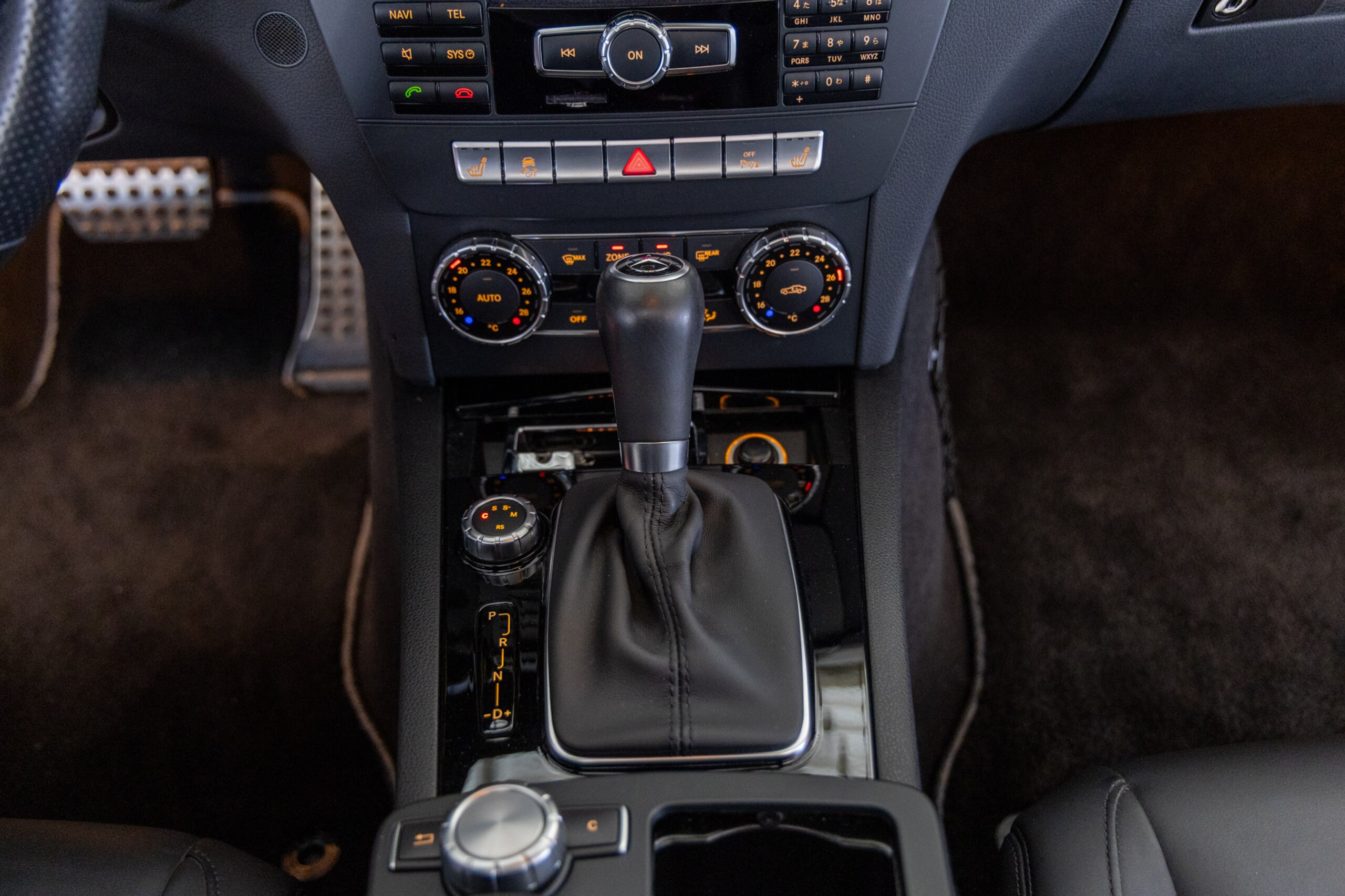 Mercedes Benz C63 AMG Coupe (photo: 15)