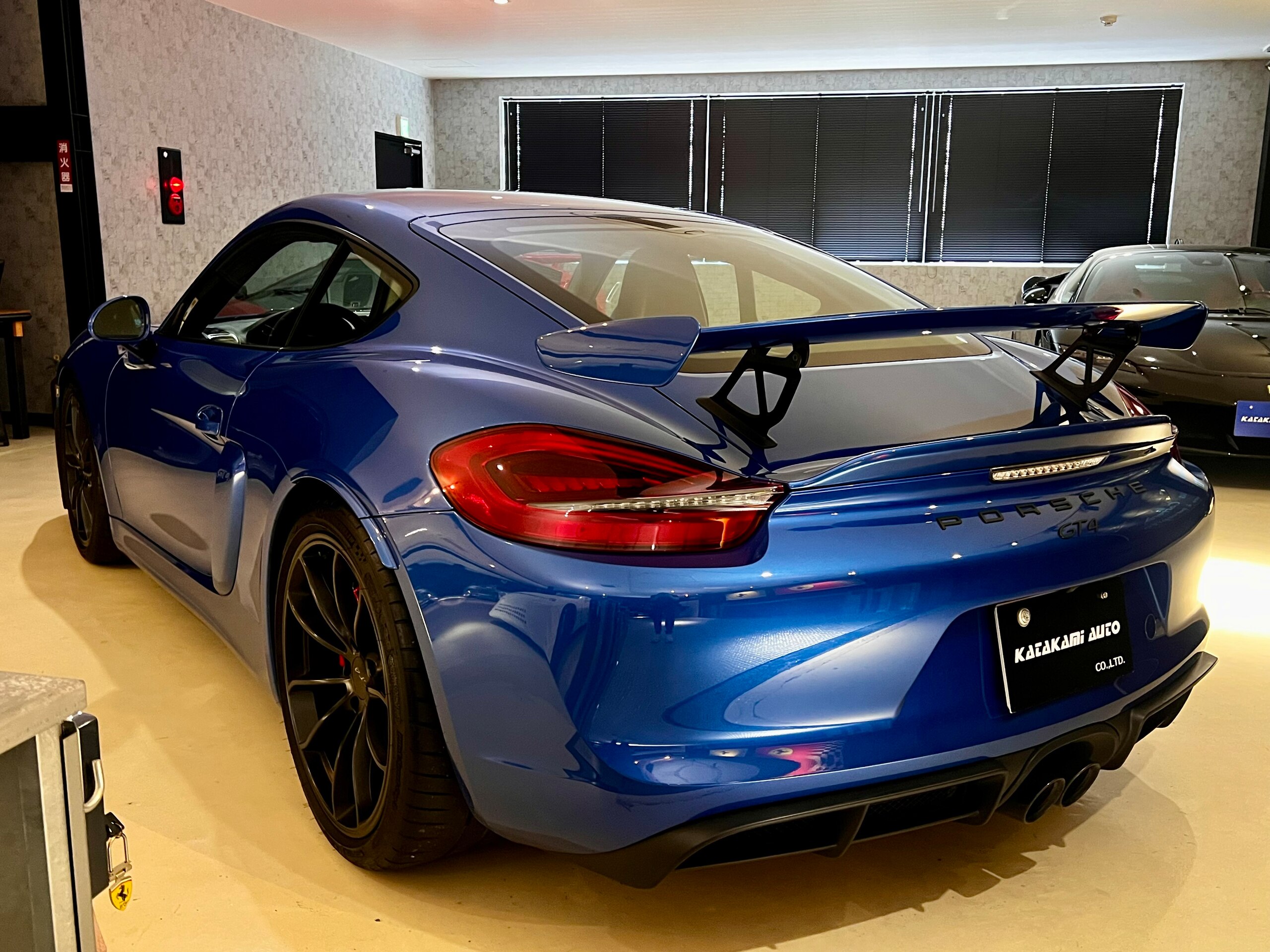 Porsche Cayman GT4 (photo: 5)