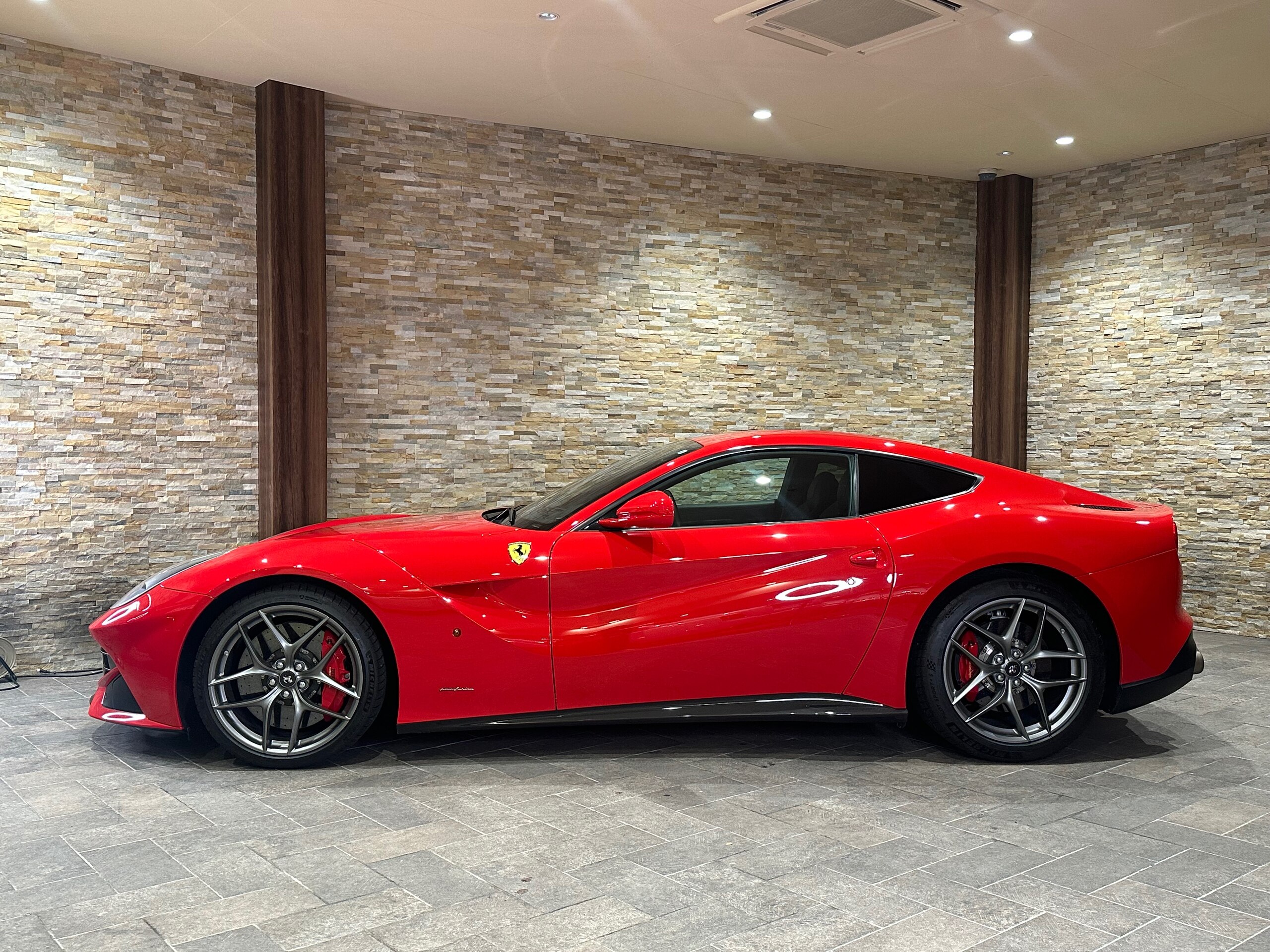 Ferrari F12 Berlinetta (photo: 6)