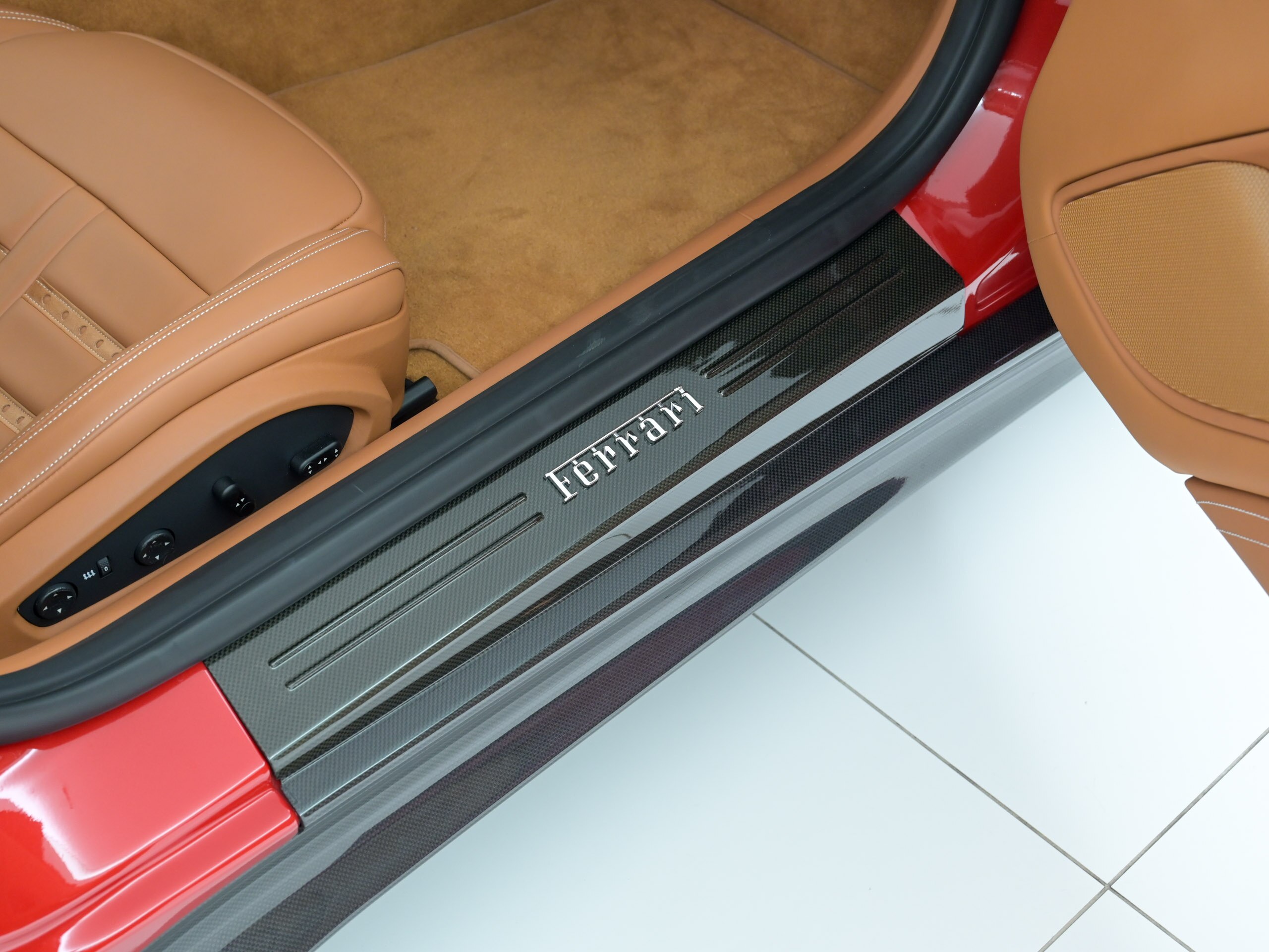 Ferrari F12 Berlinetta (photo: 9)