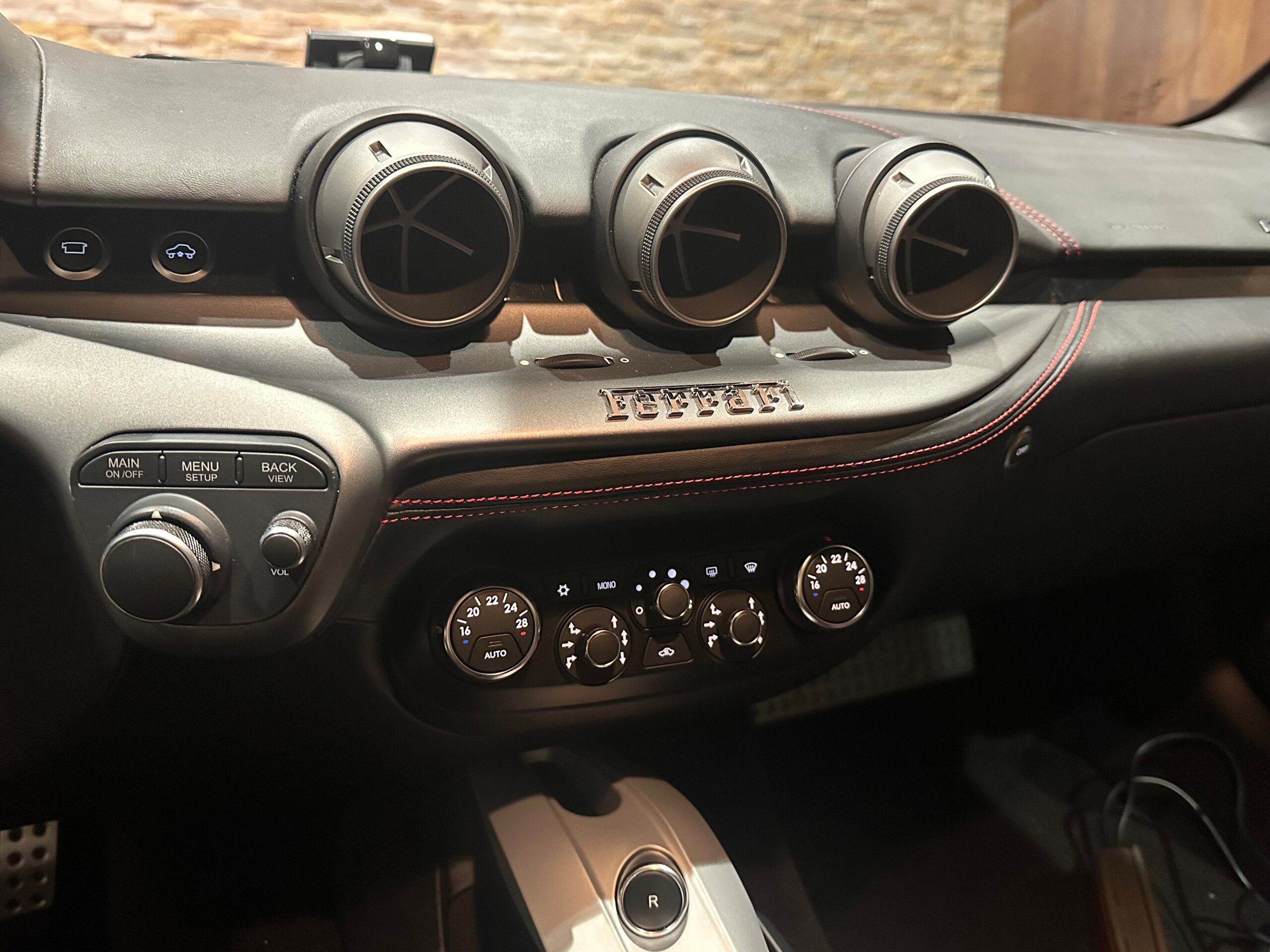 Ferrari F12 Berlinetta (photo: 13)
