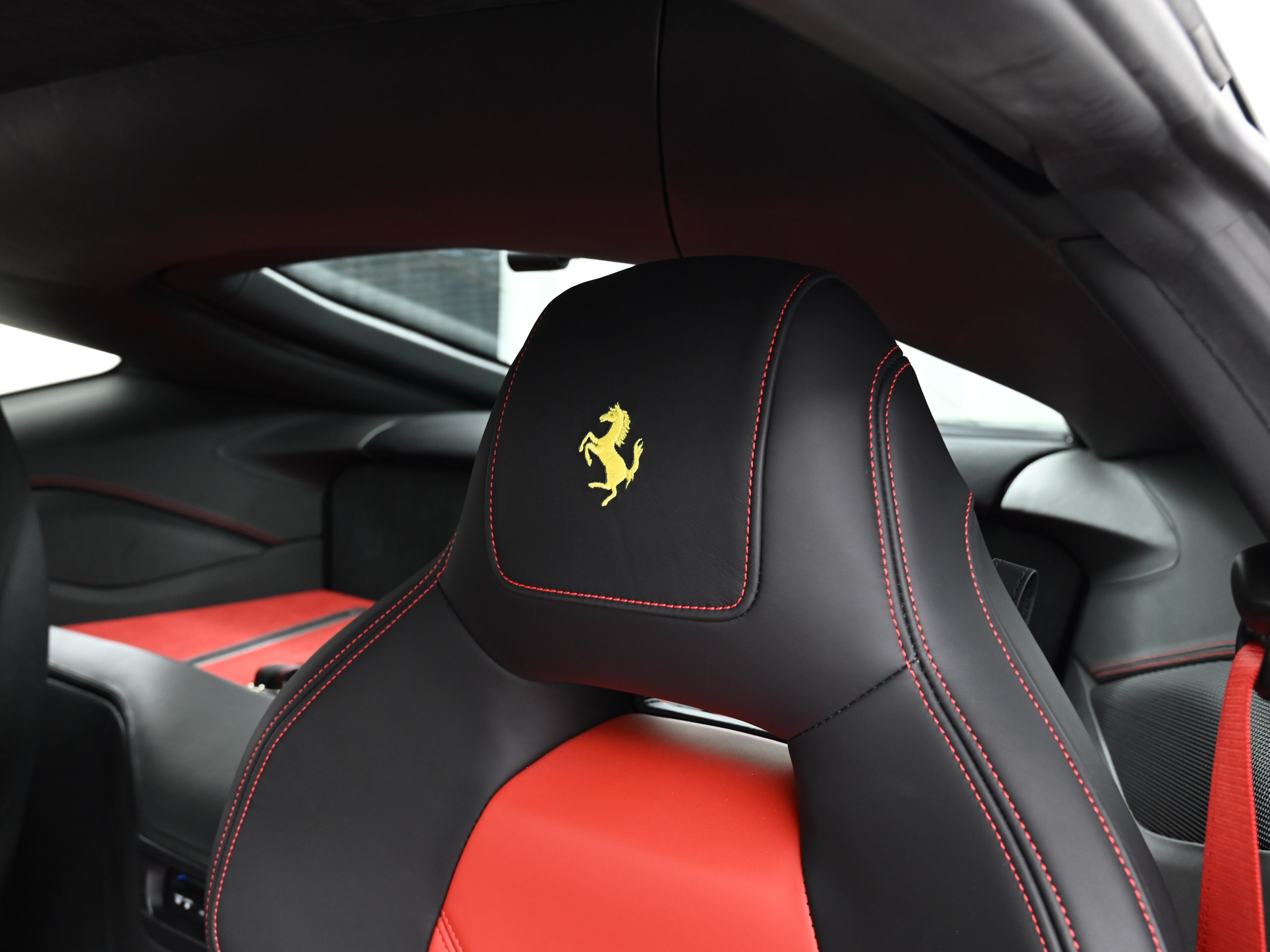 Ferrari F12 Berlinetta (photo: 10)