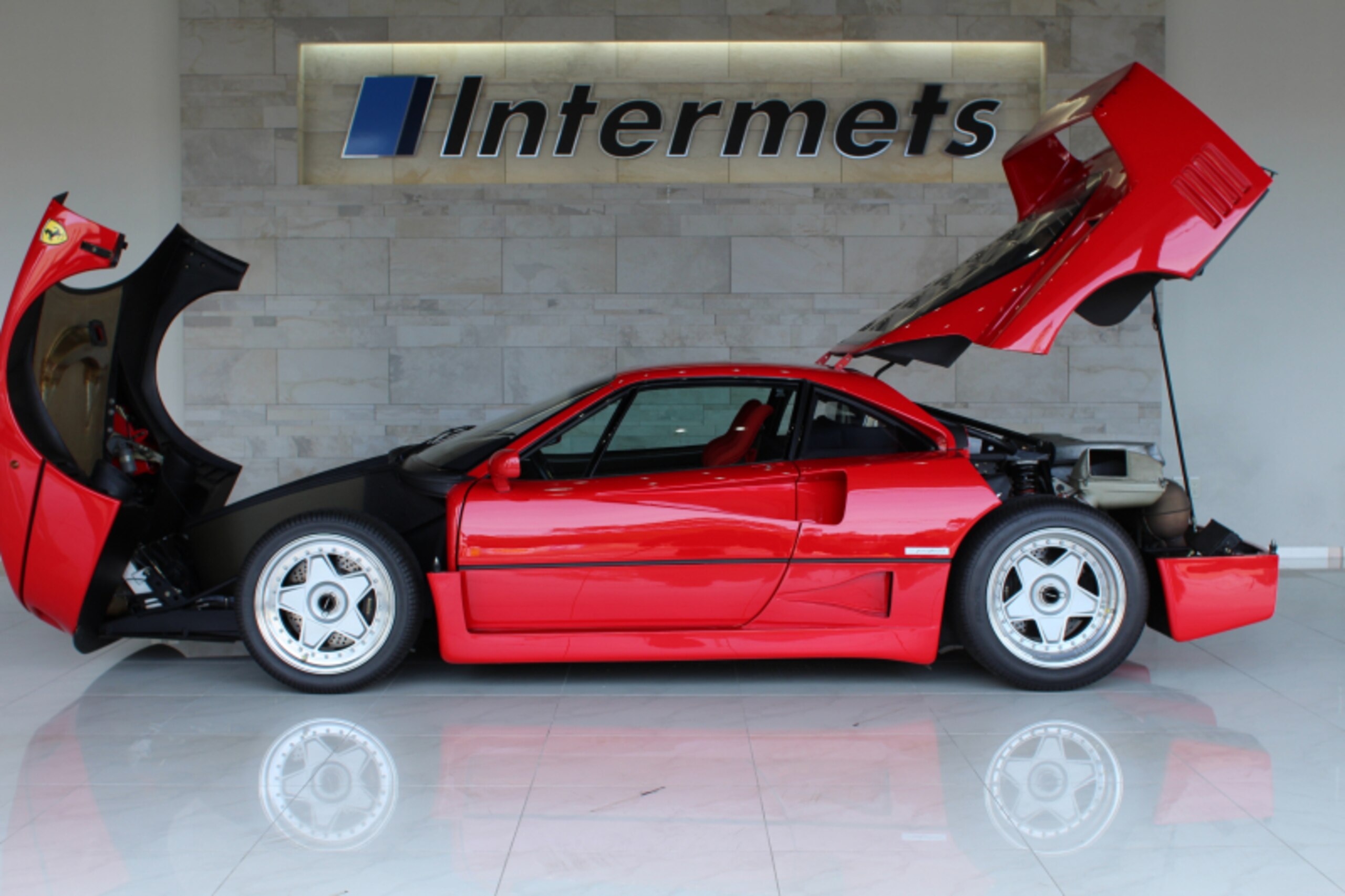 Ferrari F40 (photo: 5)